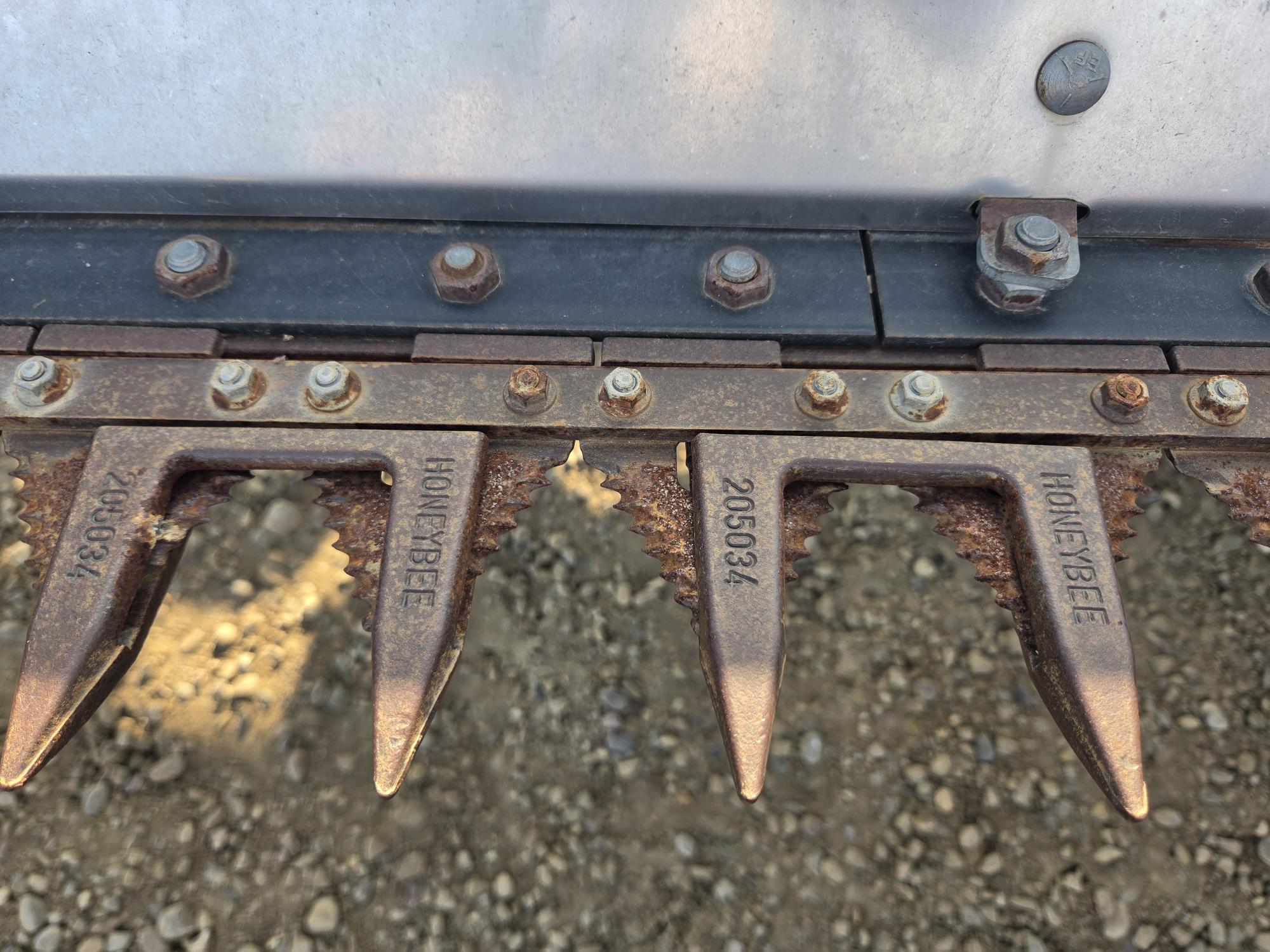 2021 Honey Bee 240 AirFlex Header Combine
