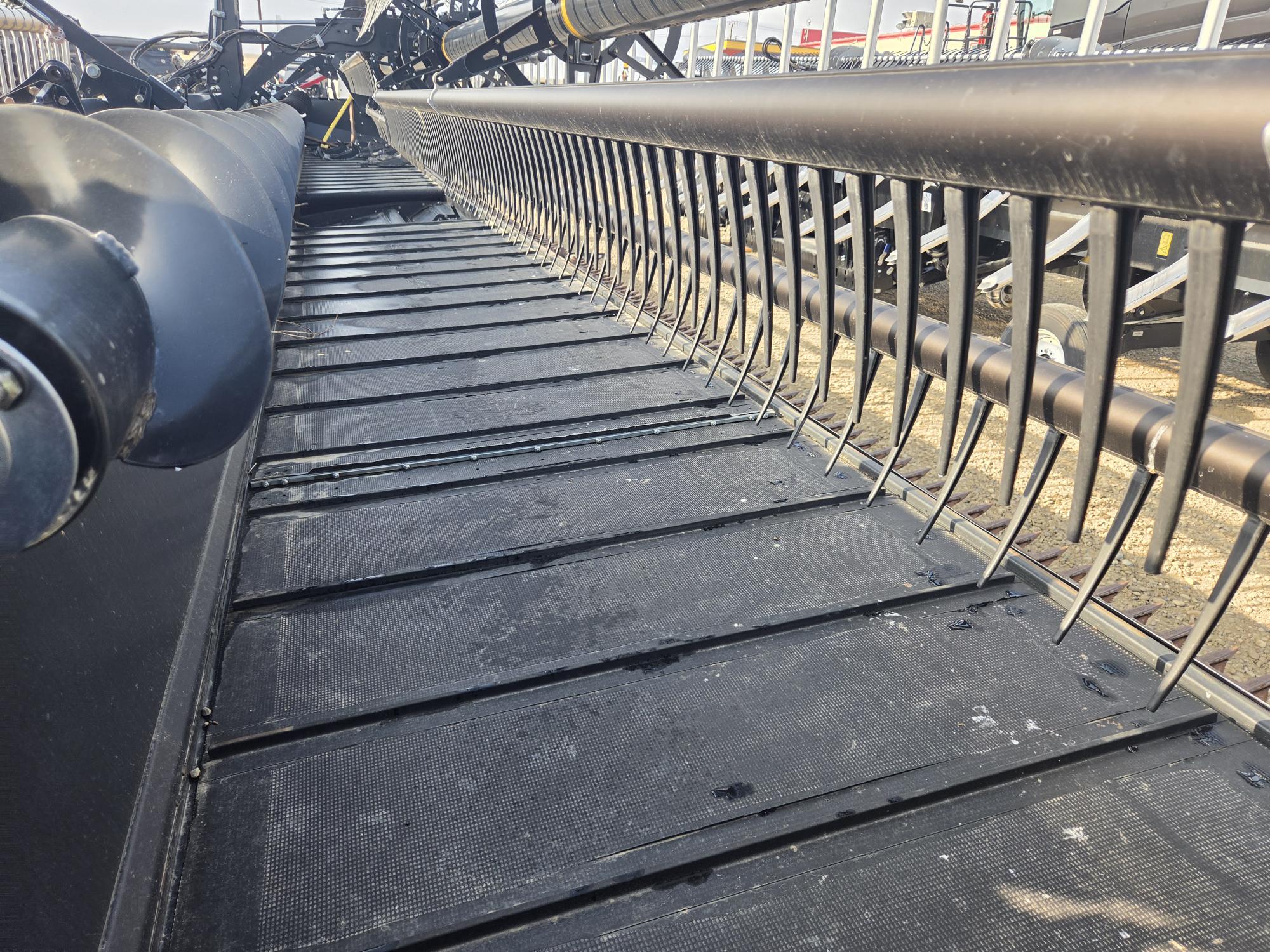 2021 Honey Bee 240 AirFlex Header Combine