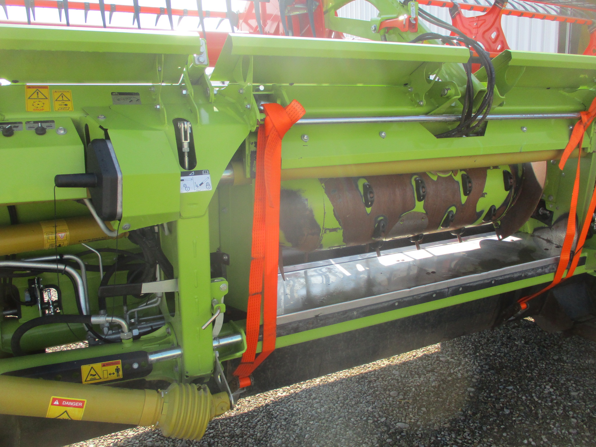 2022 CLAAS Convio 1380 Header Draper Flex