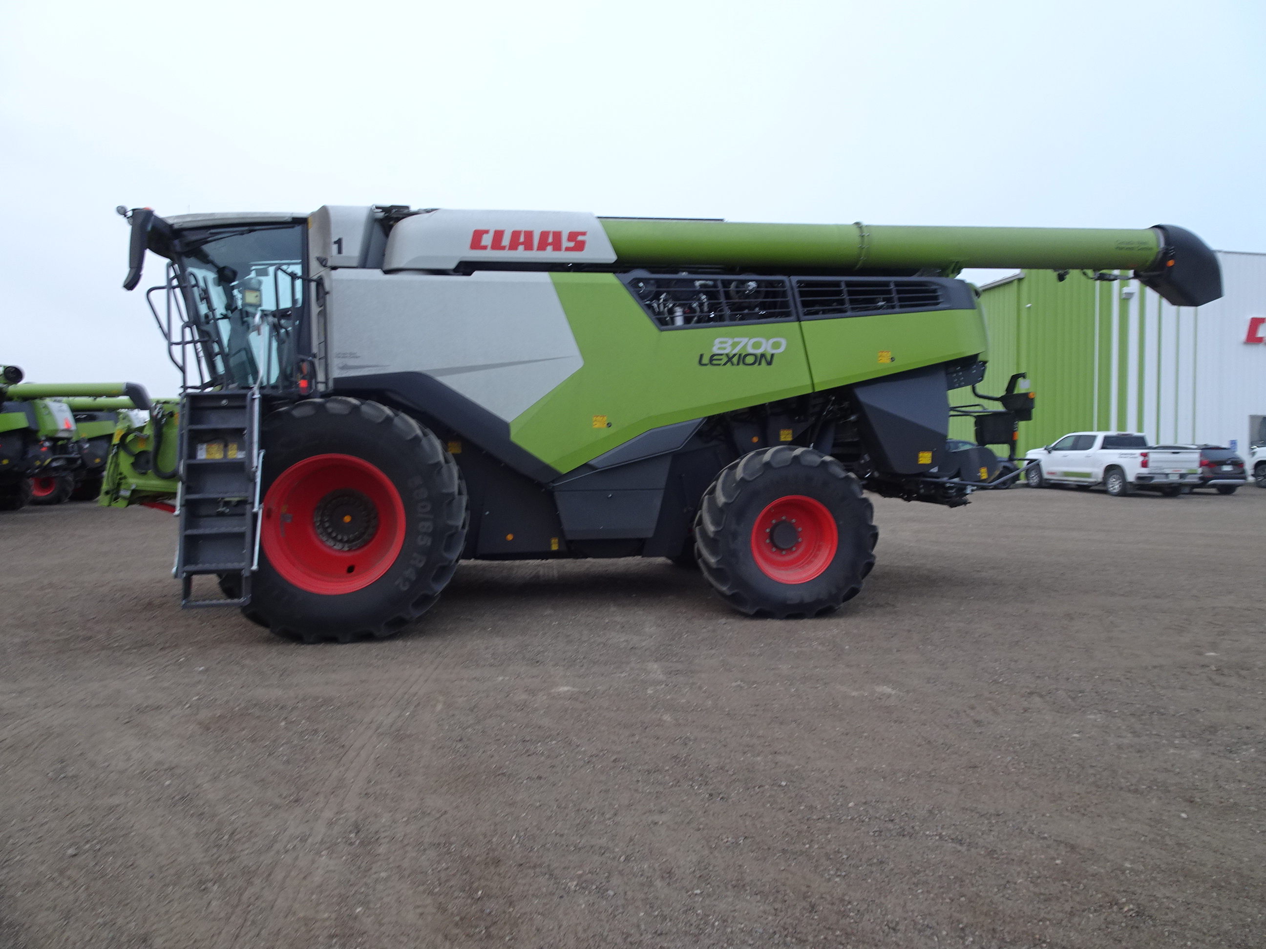 2023 CLAAS 8700 Combine