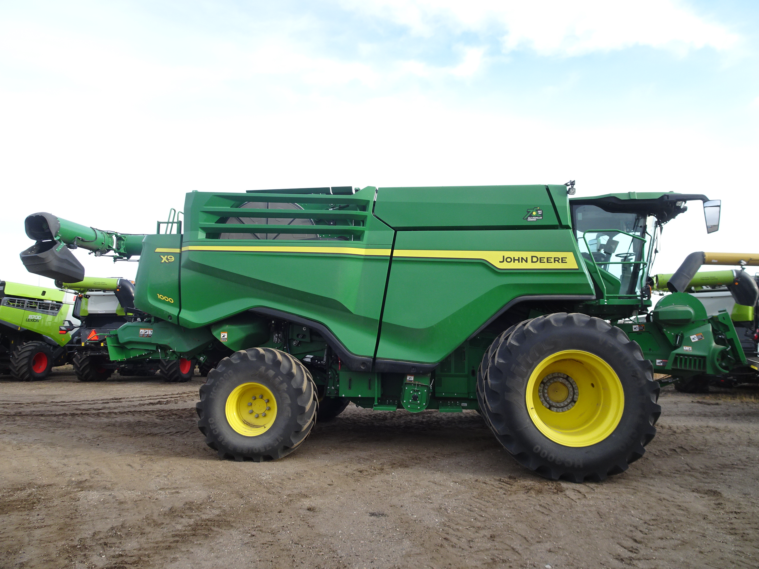 2022 John Deere X9 1000 Combine
