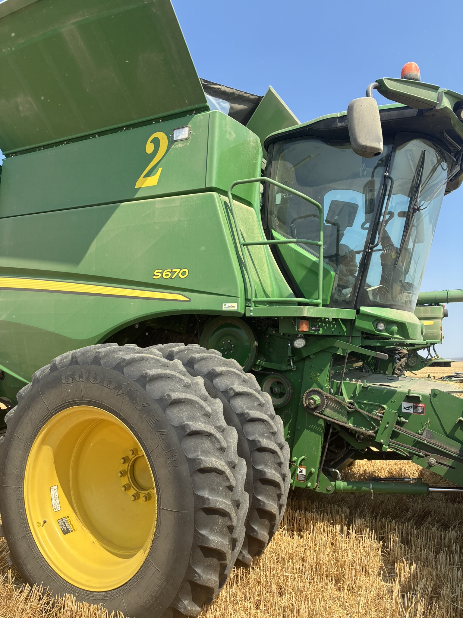 2014 John Deere S670 Combine