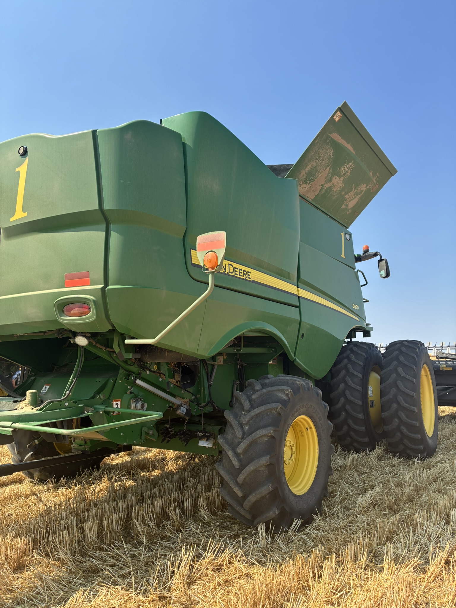 2014 John Deere S670 Combine