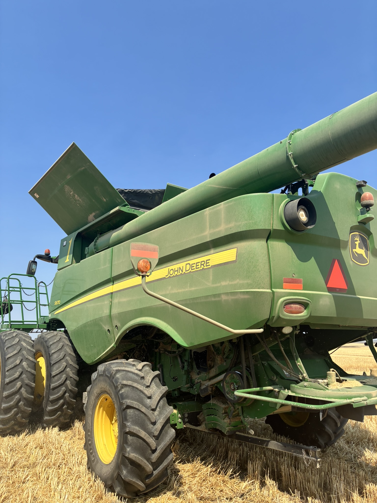 2014 John Deere S670 Combine