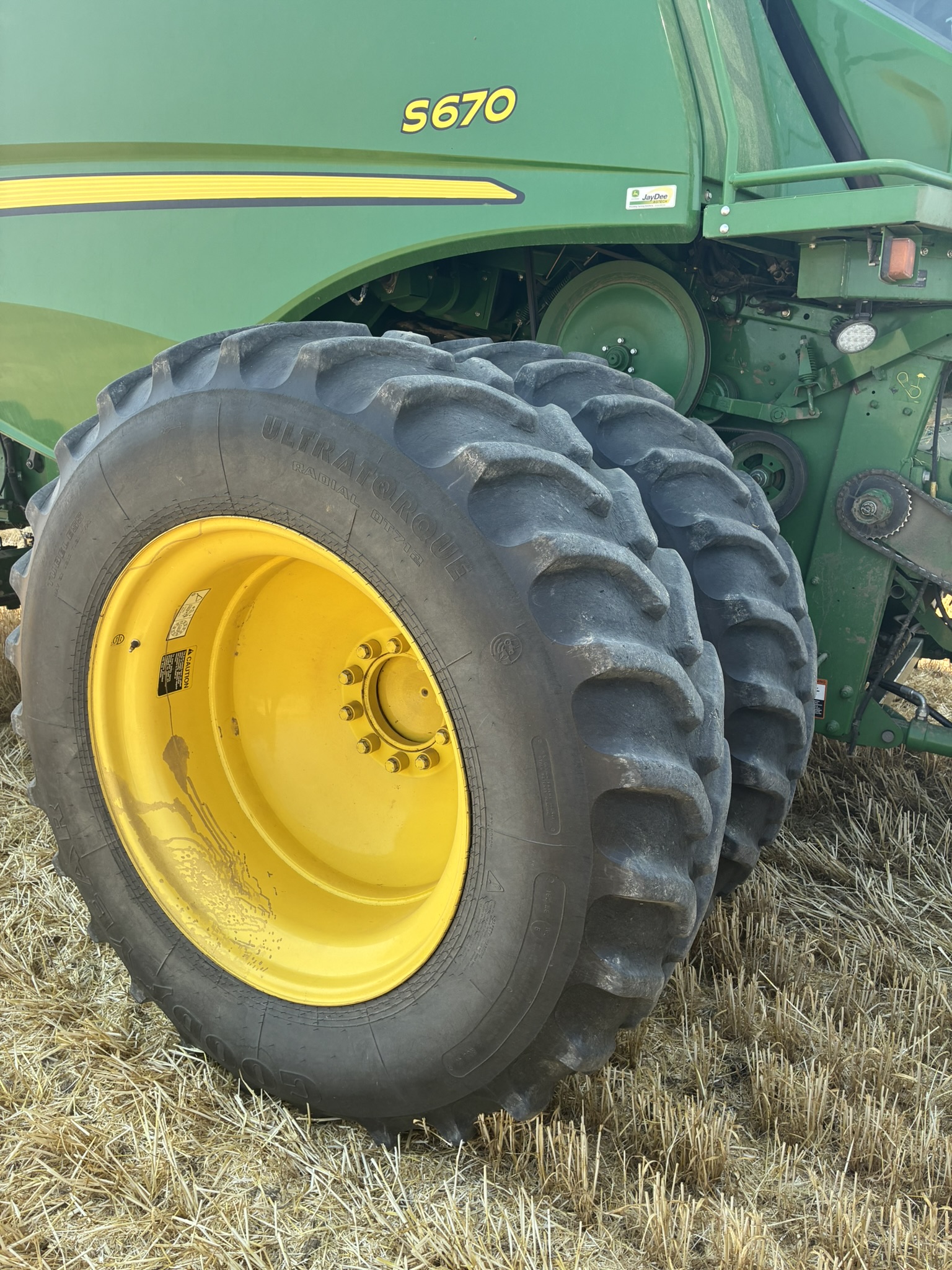 2014 John Deere S670 Combine