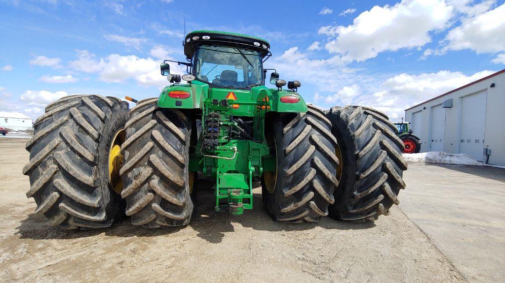 2012 John Deere 9560R Tractor 4WD