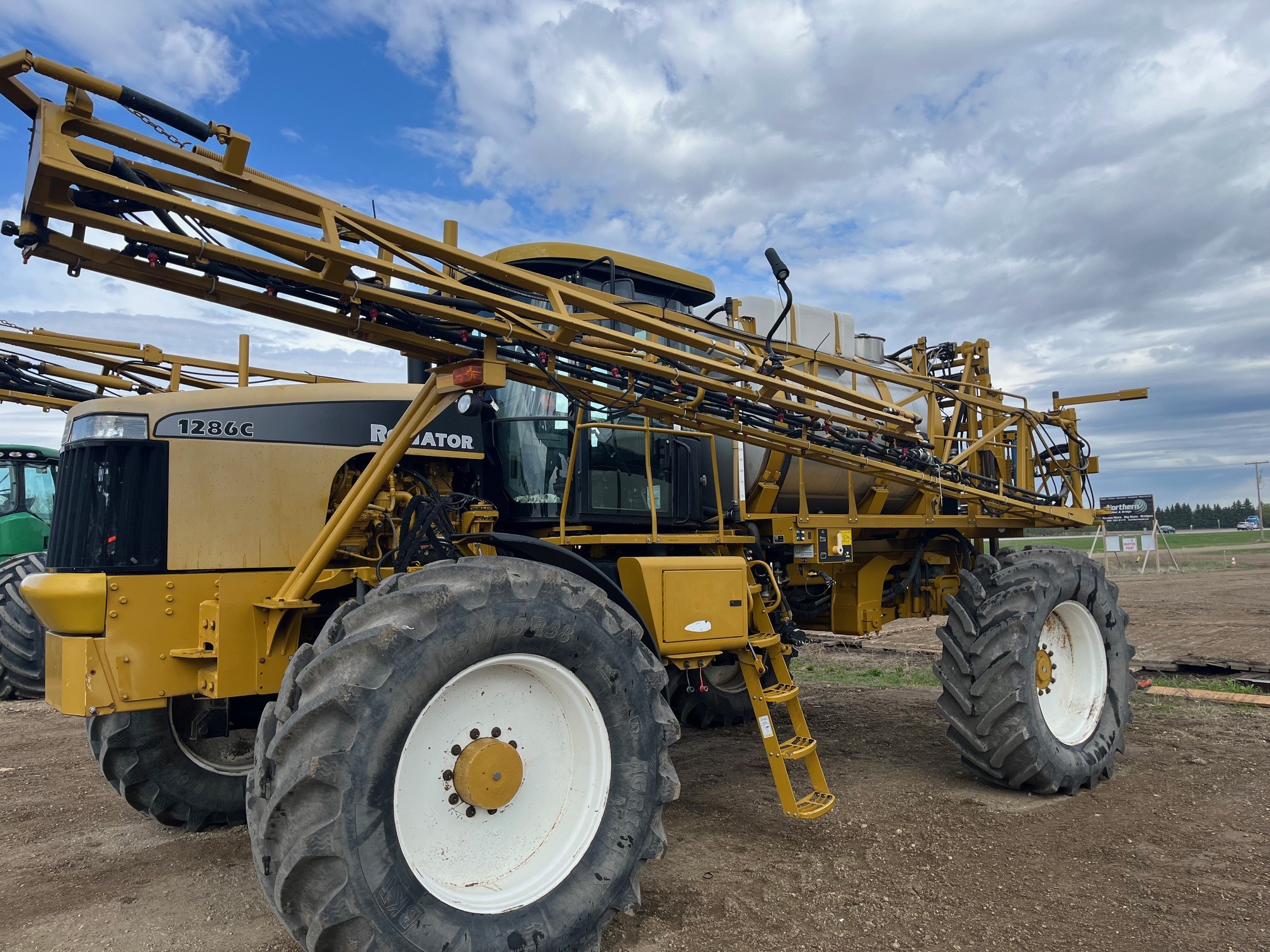 2008 RoGator 1286C Sprayer