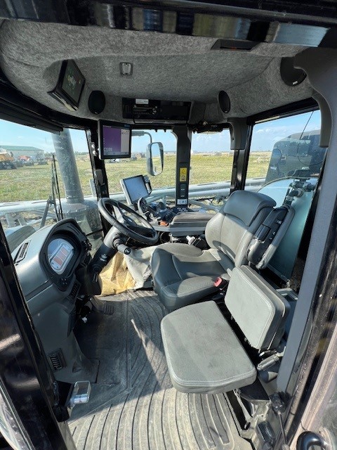 2019 RoGator RG1100C Sprayer/High Clearance