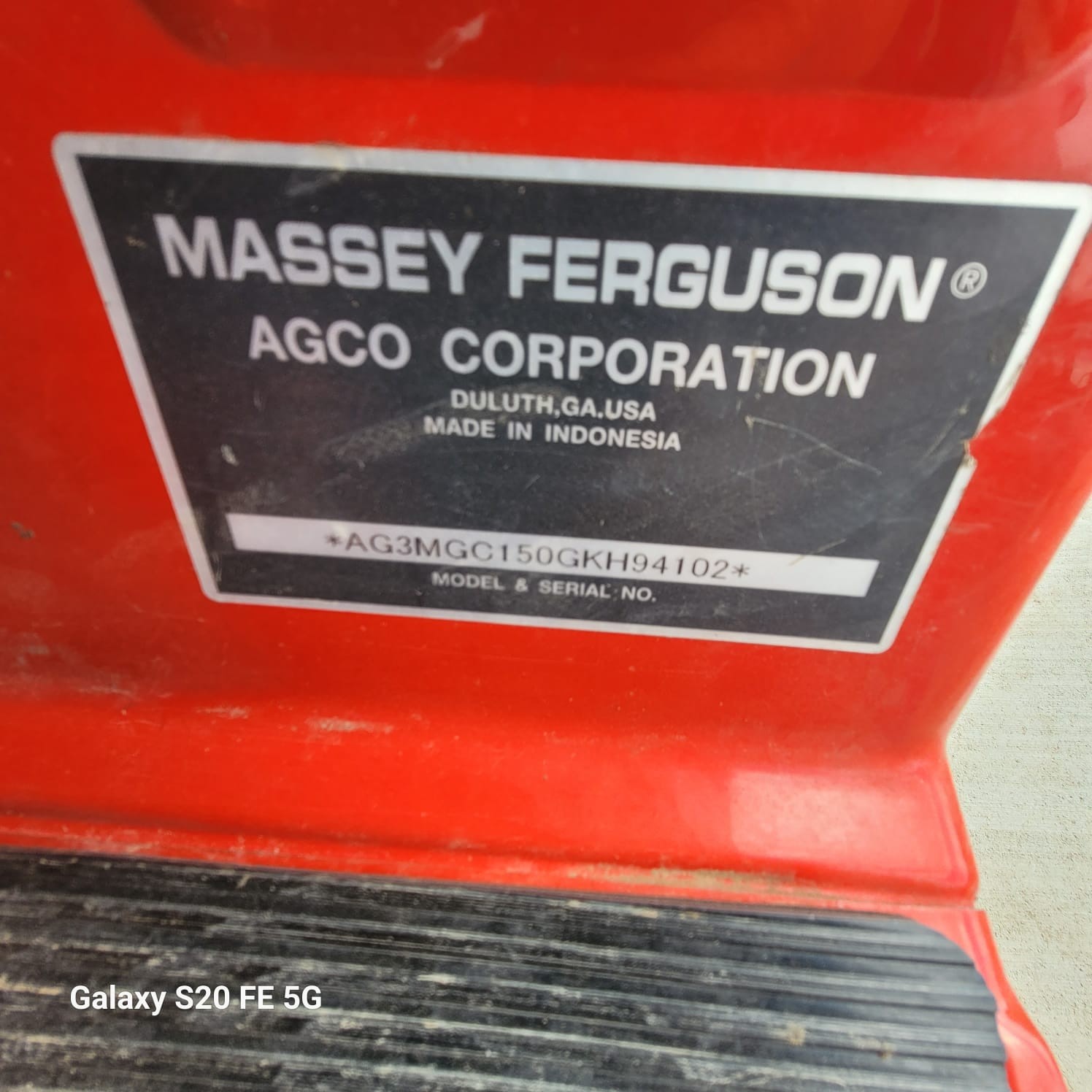 2016 Massey Ferguson GC1715 Tractor