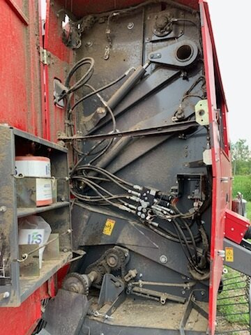 2017 Massey Ferguson 2956 Baler/Round