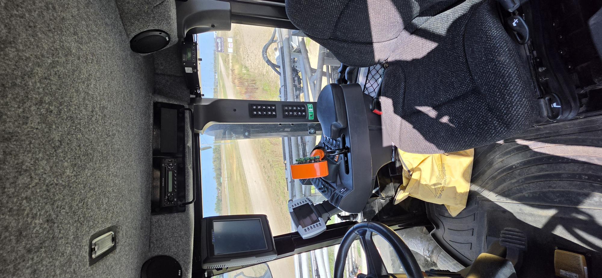 2014 RoGator RG1100 Sprayer/High Clearance