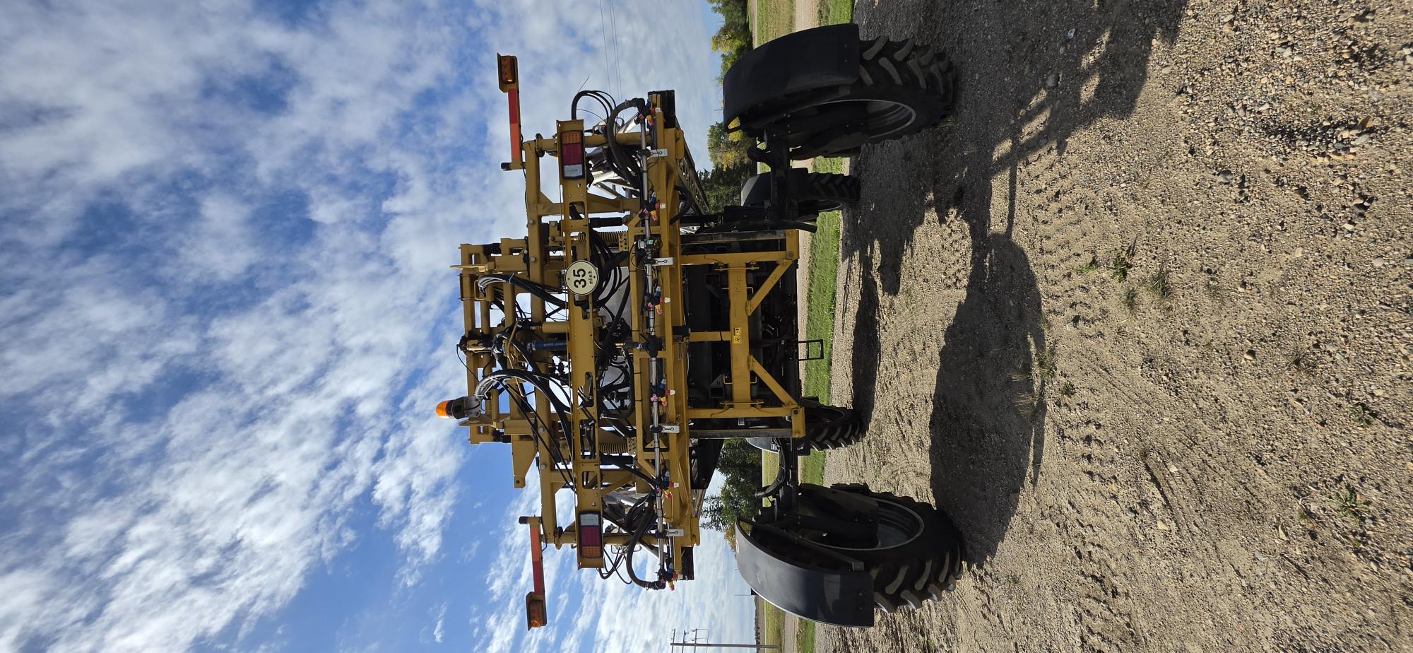 2014 RoGator RG1100 Sprayer/High Clearance