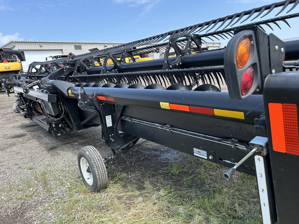 2021 MacDon FD140 Header Draper Flex