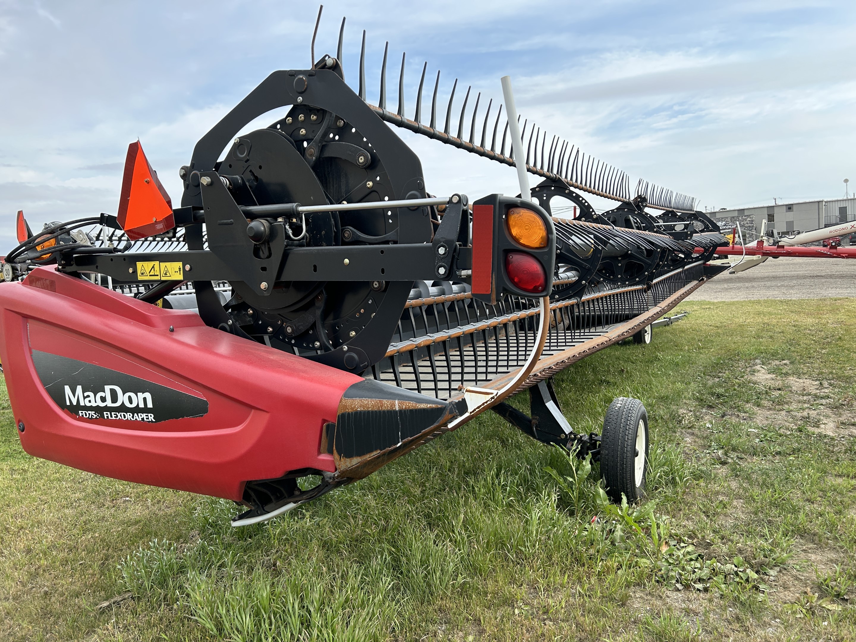 2015 MacDon FD75 Header Draper Flex