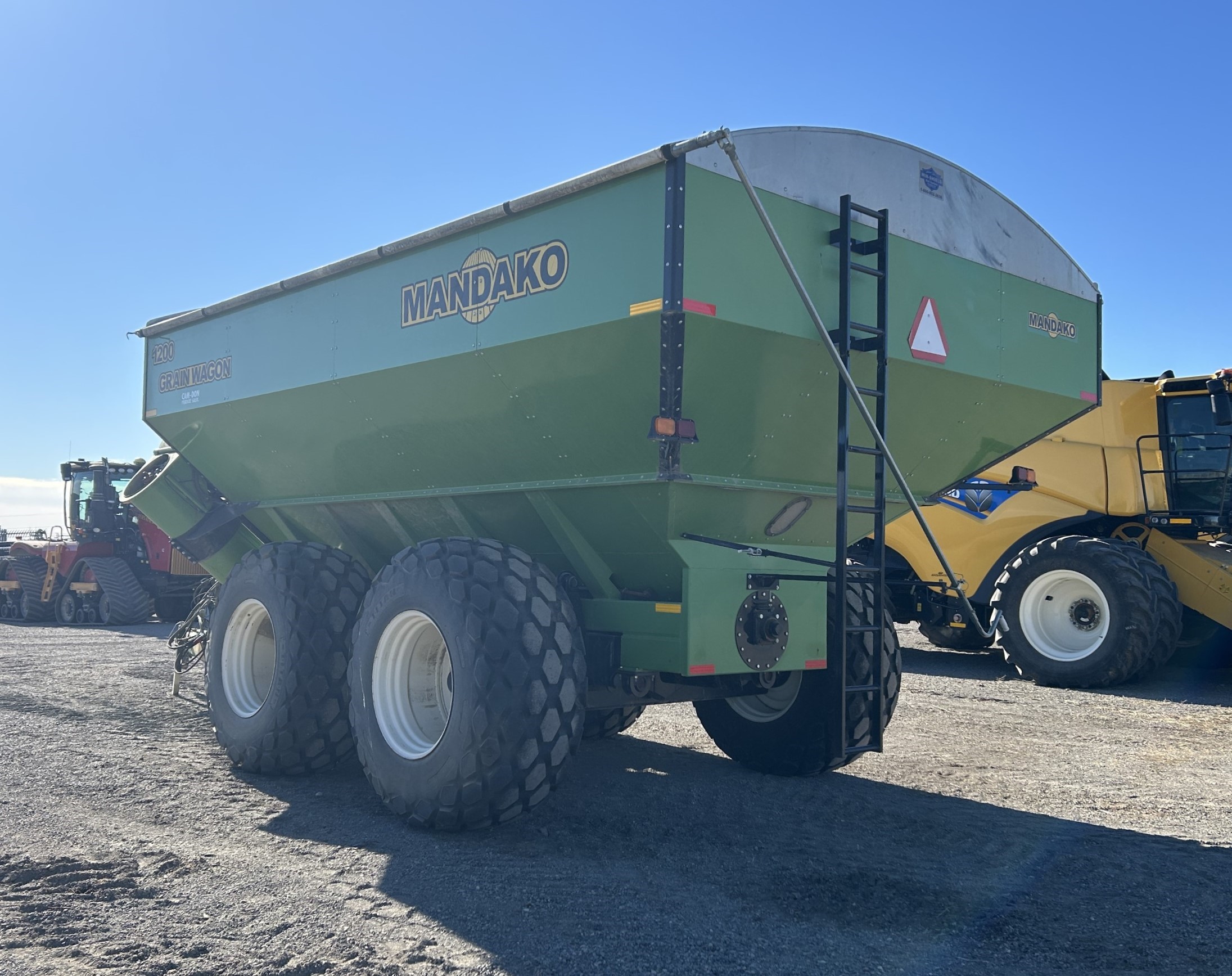 2016 Mandako 1200 Grain Cart