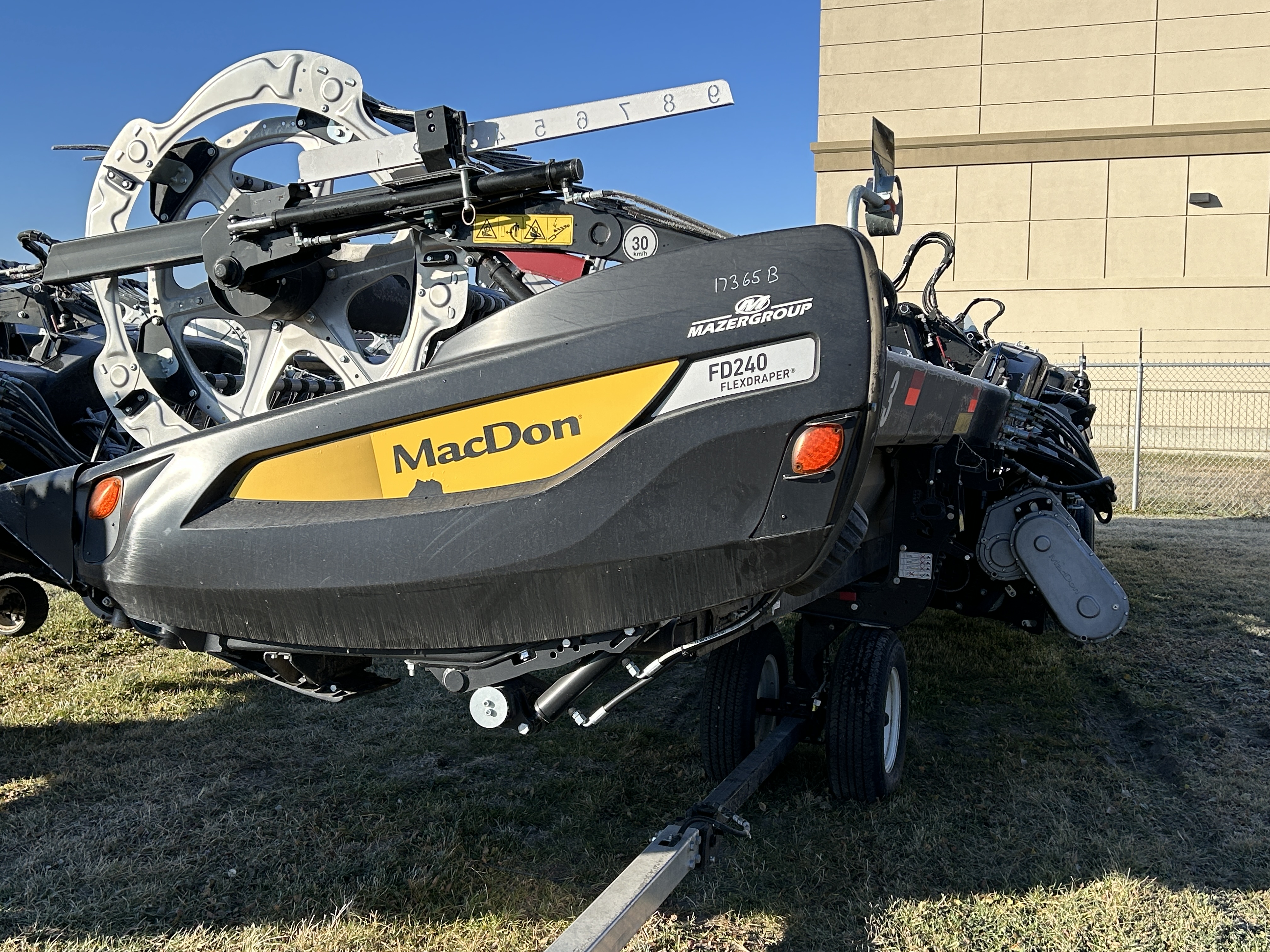 2022 MacDon FD240 Header Draper Flex