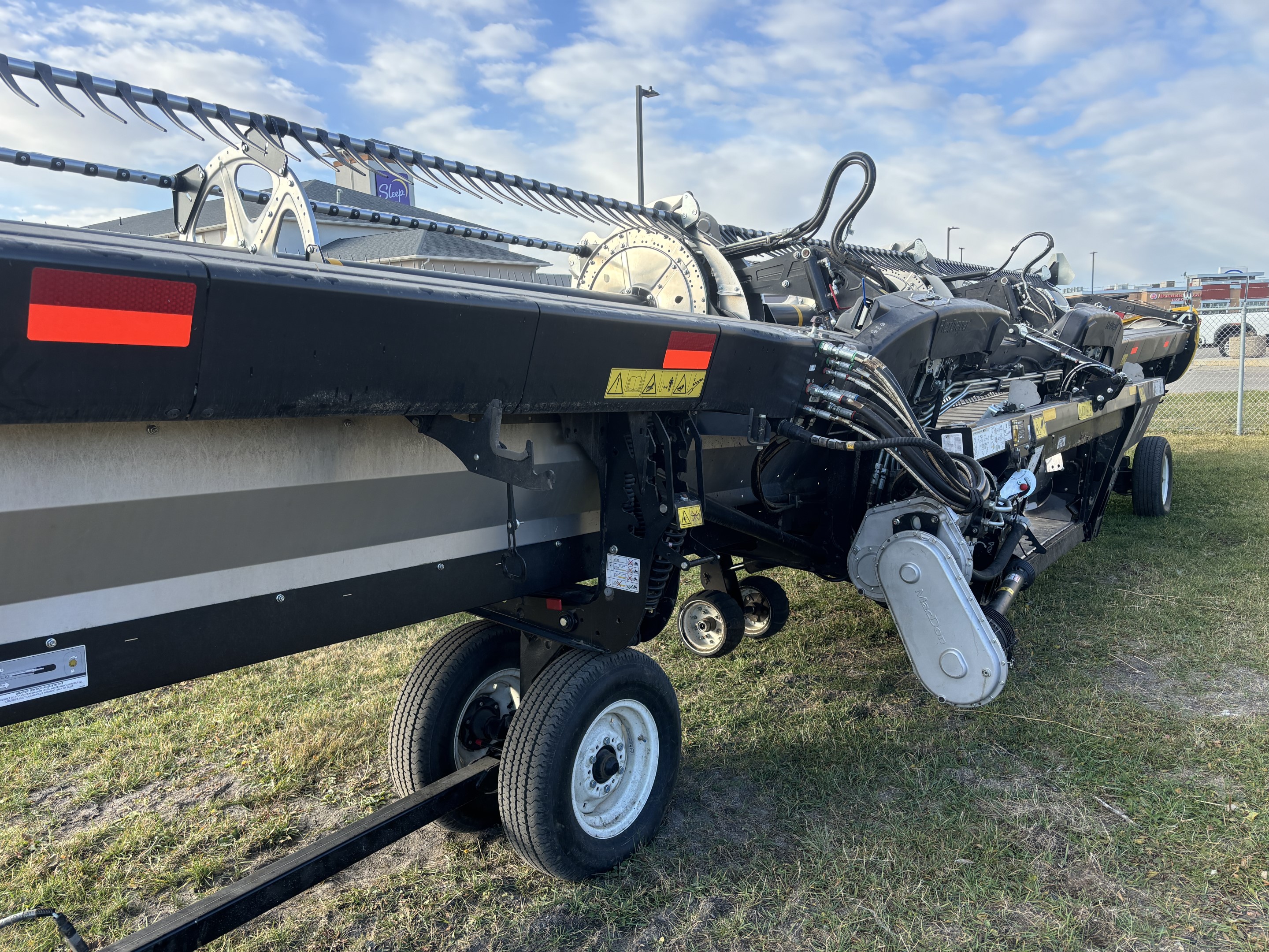 2023 MacDon FD240 Header Draper Flex