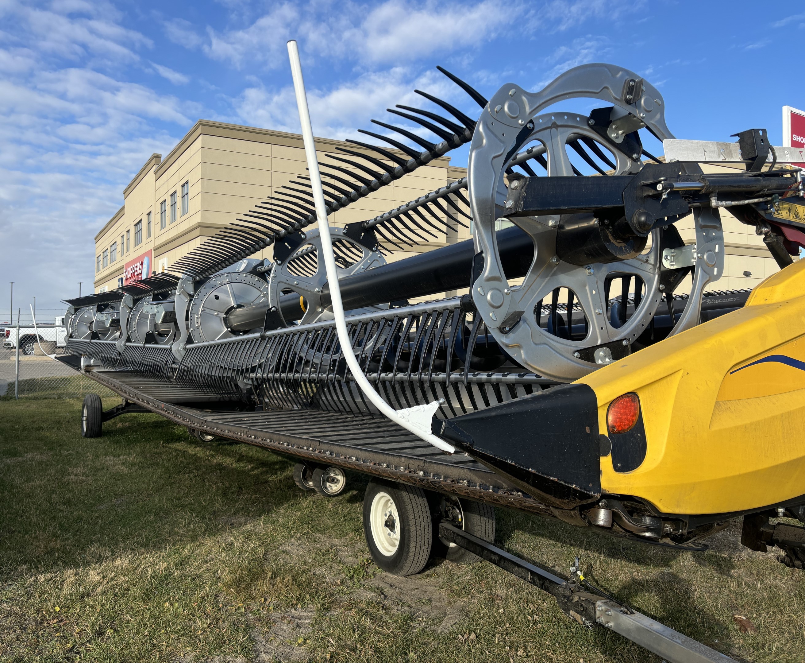 2023 MacDon FD240 Header Draper Flex