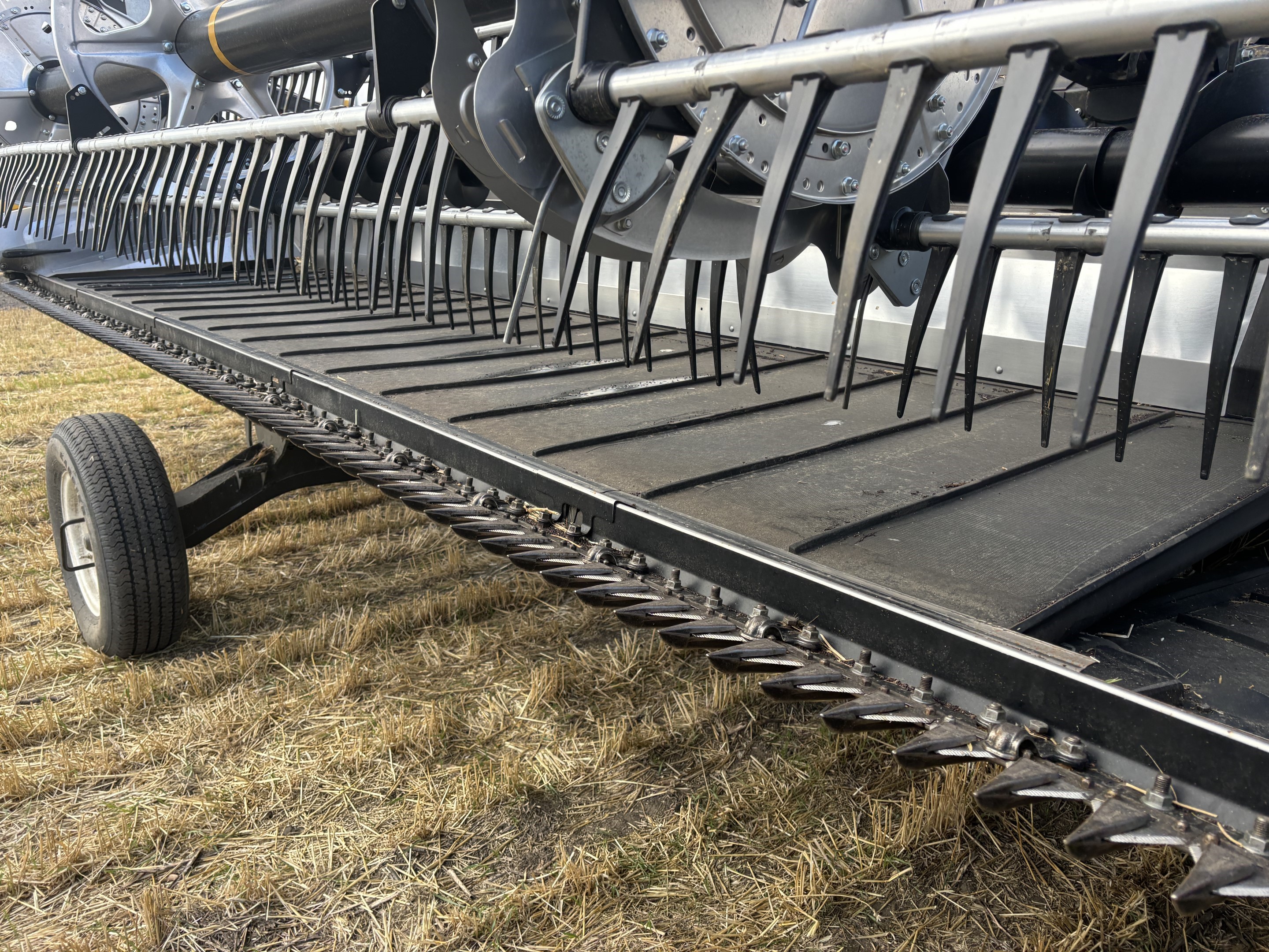 2023 MacDon FD240 Header Draper Flex