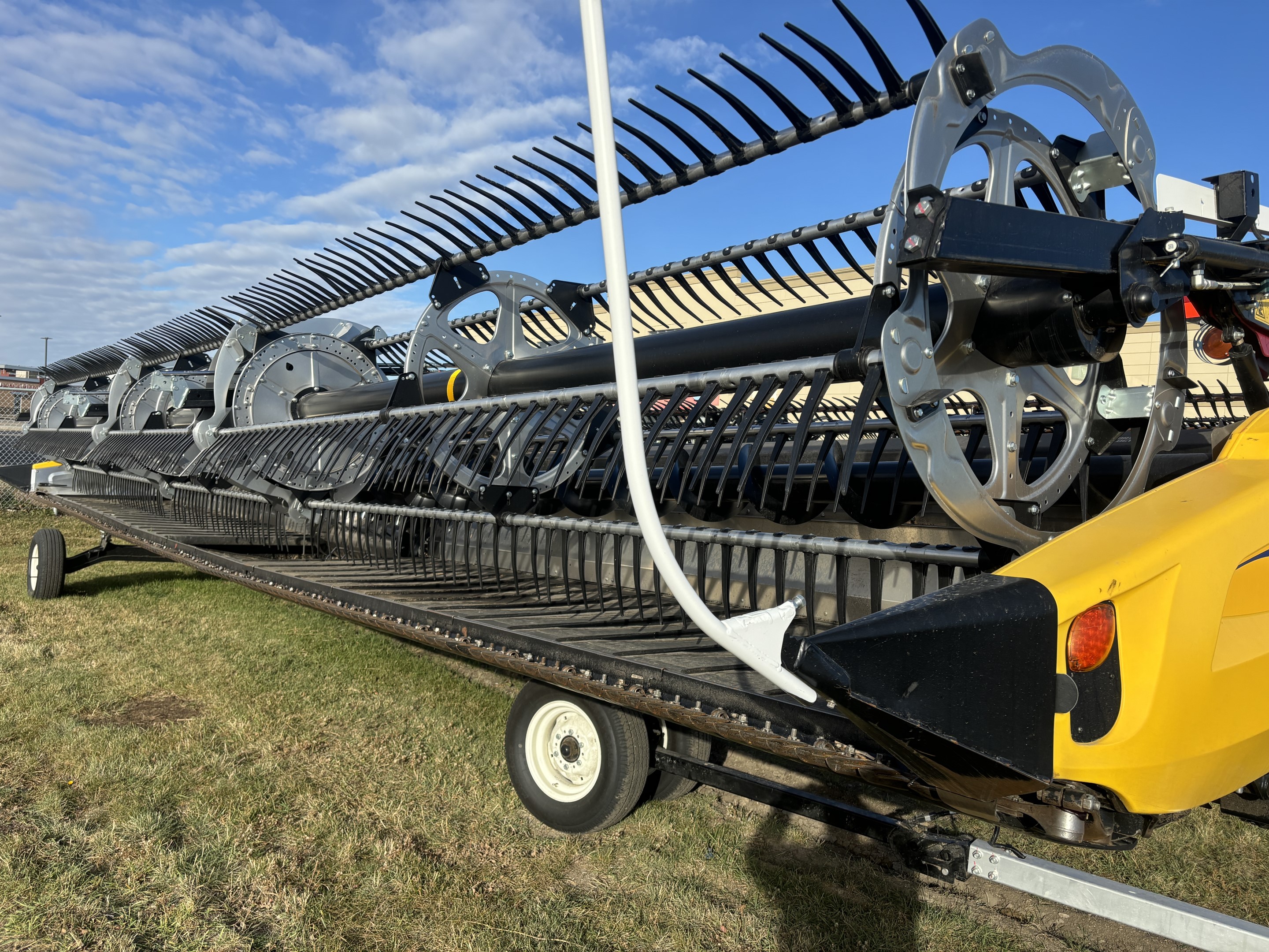 2023 MacDon FD240 Header Draper Flex