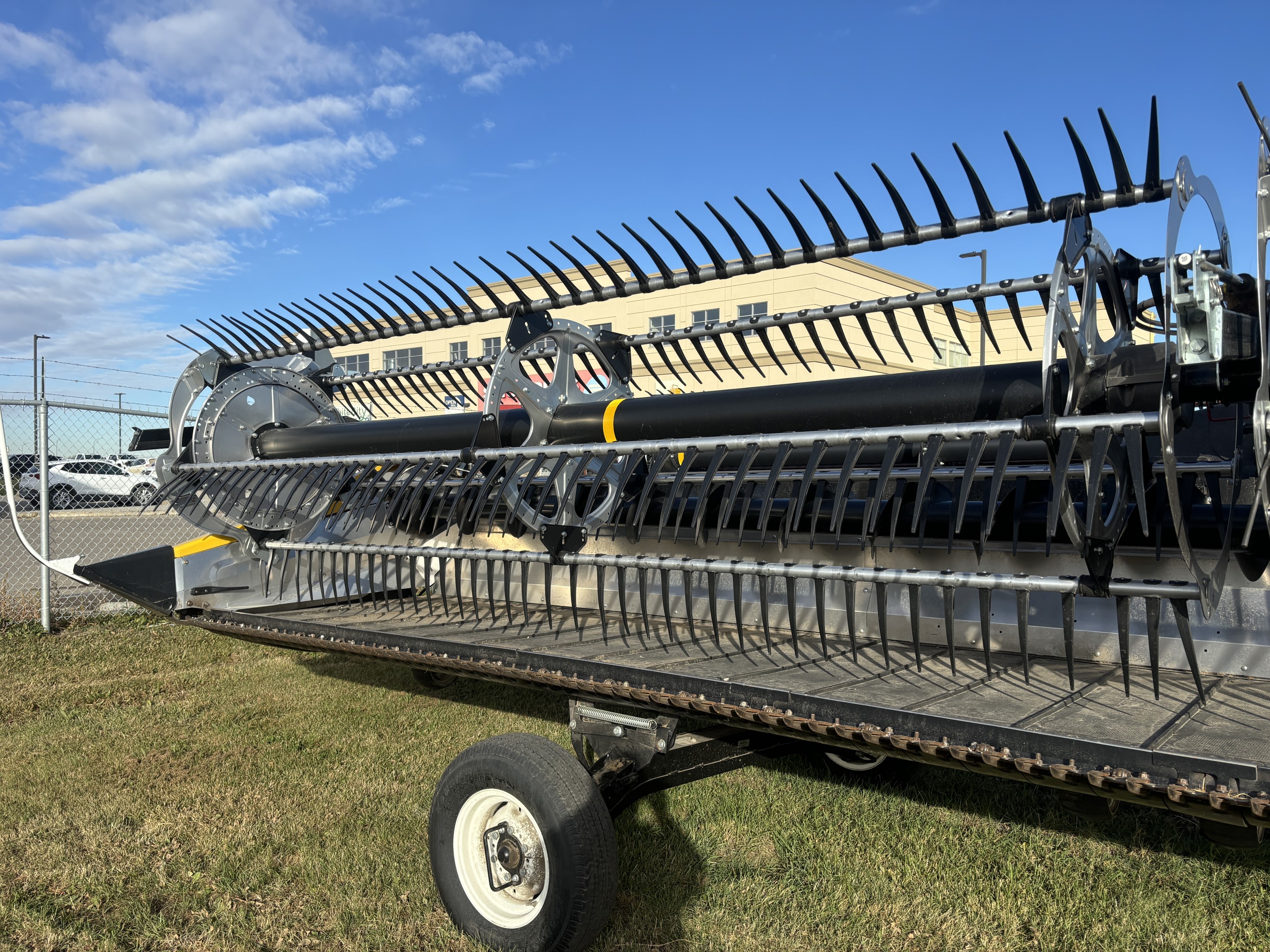 2023 MacDon FD240 Header Draper Flex