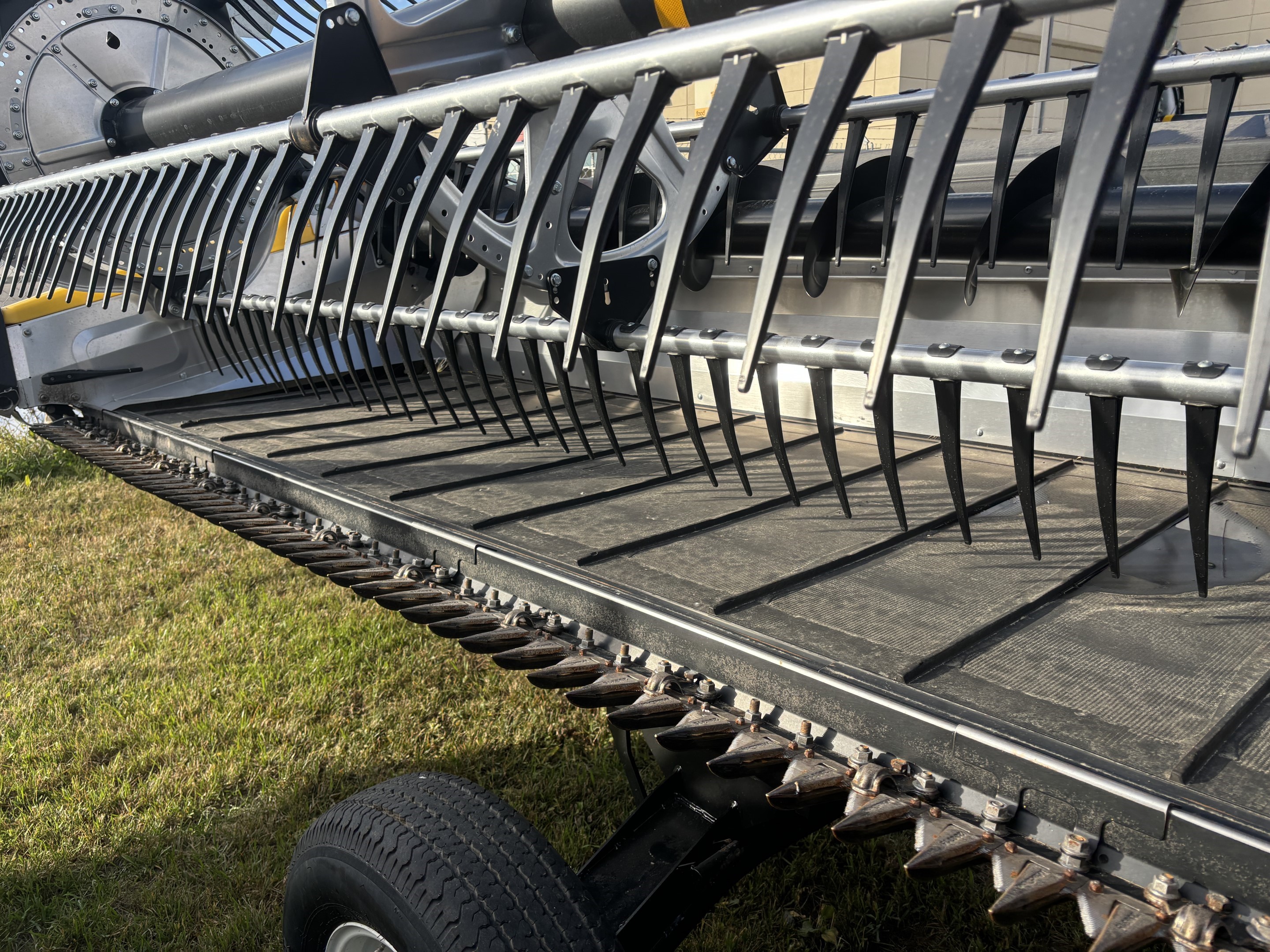 2023 MacDon FD240 Header Draper Flex