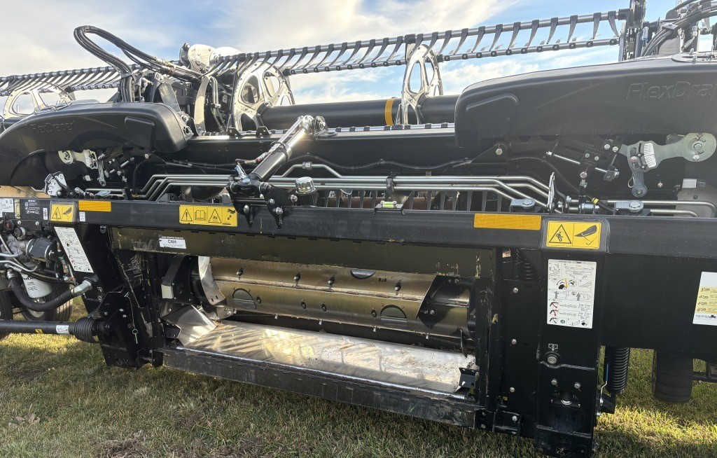 2023 MacDon FD240 Header Draper Flex