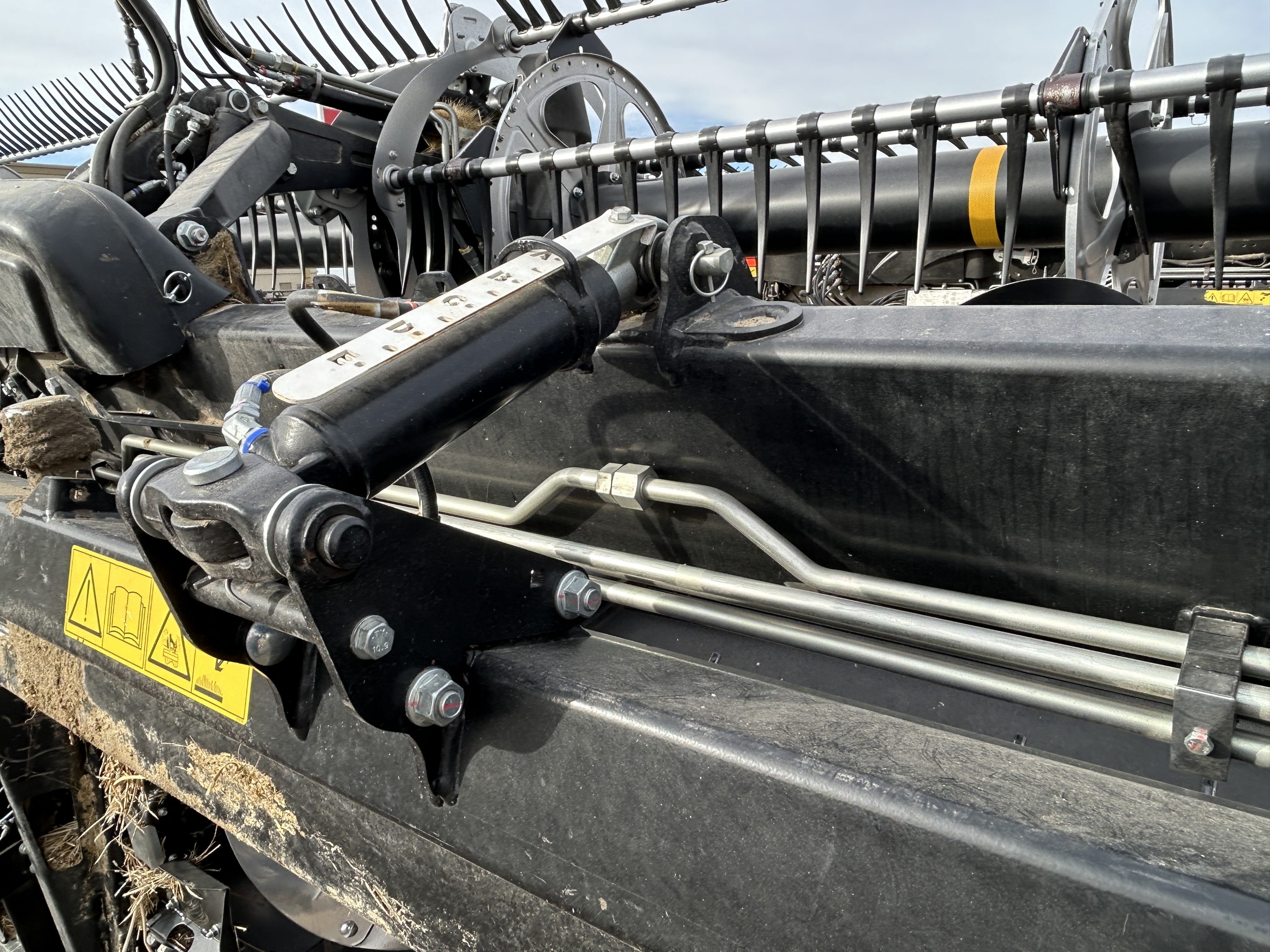 2022 MacDon FD240 Header Draper Flex