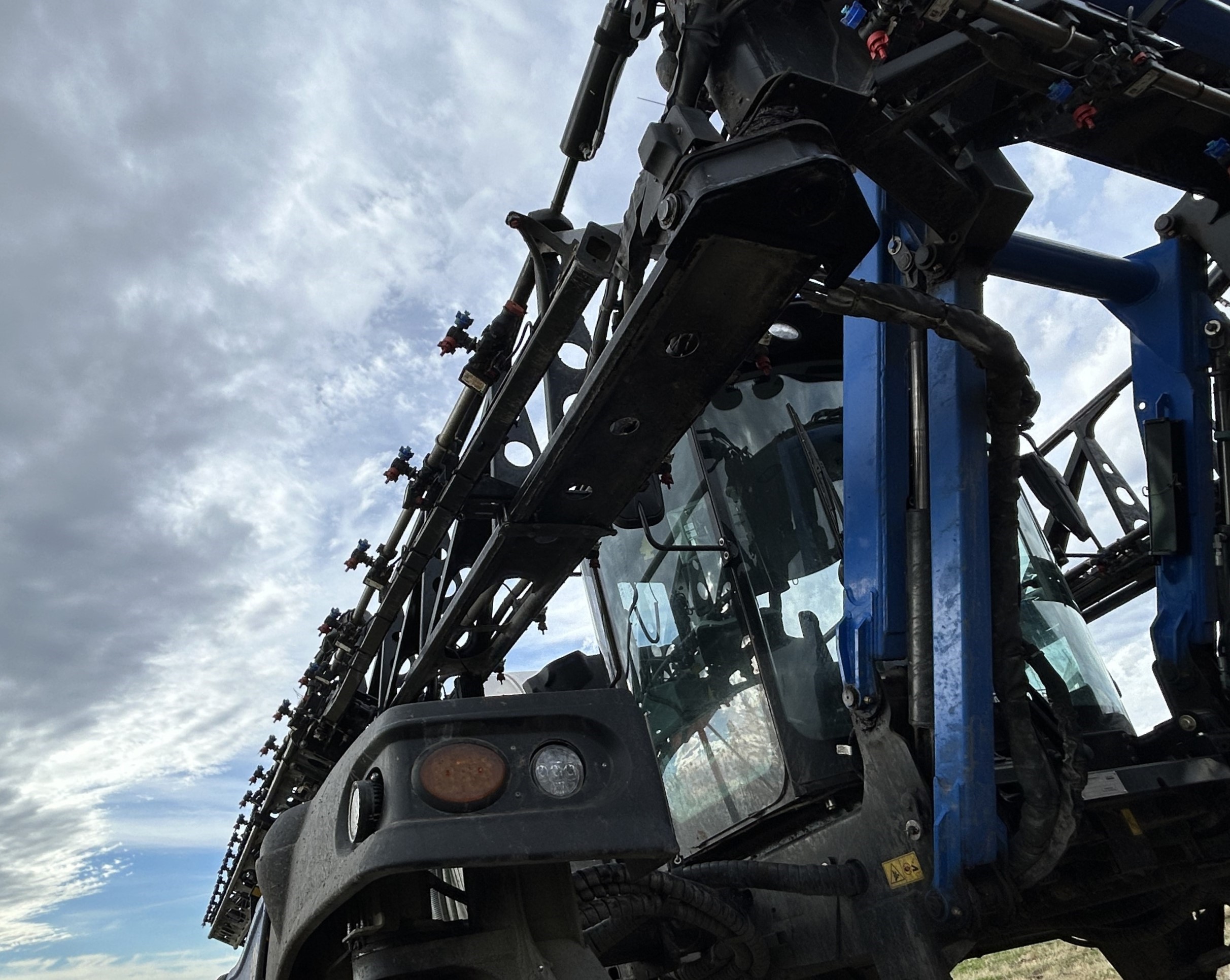 2023 New Holland SP.410F Sprayer/High Clearance