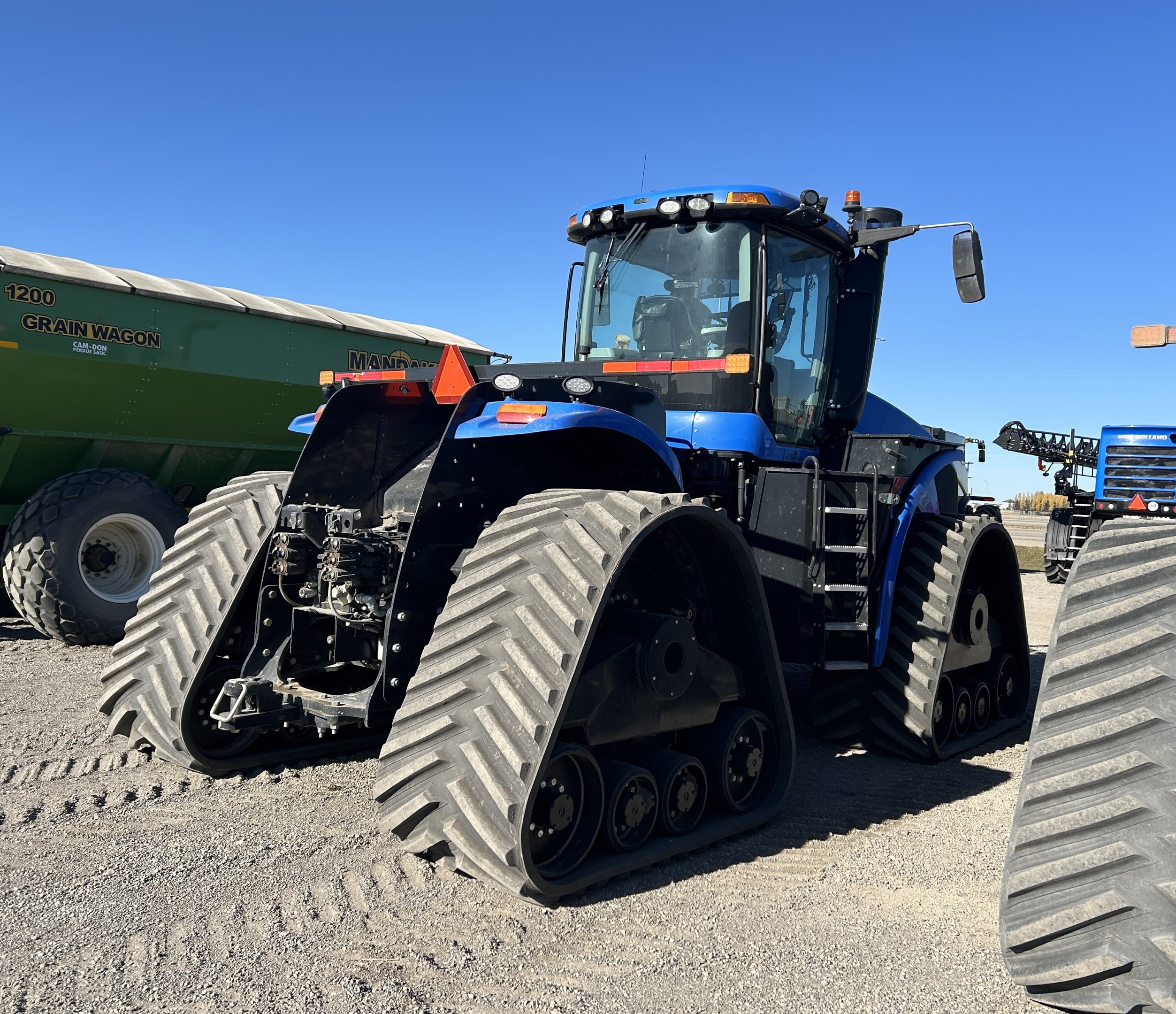 2022 New Holland T9.645 Tractor Rubber Track