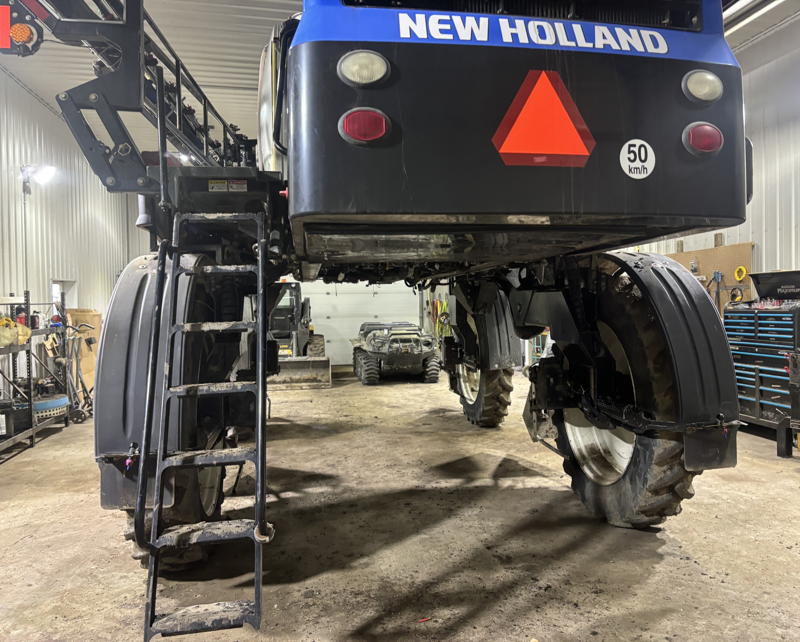 2014 New Holland SP.240F Sprayer/High Clearance