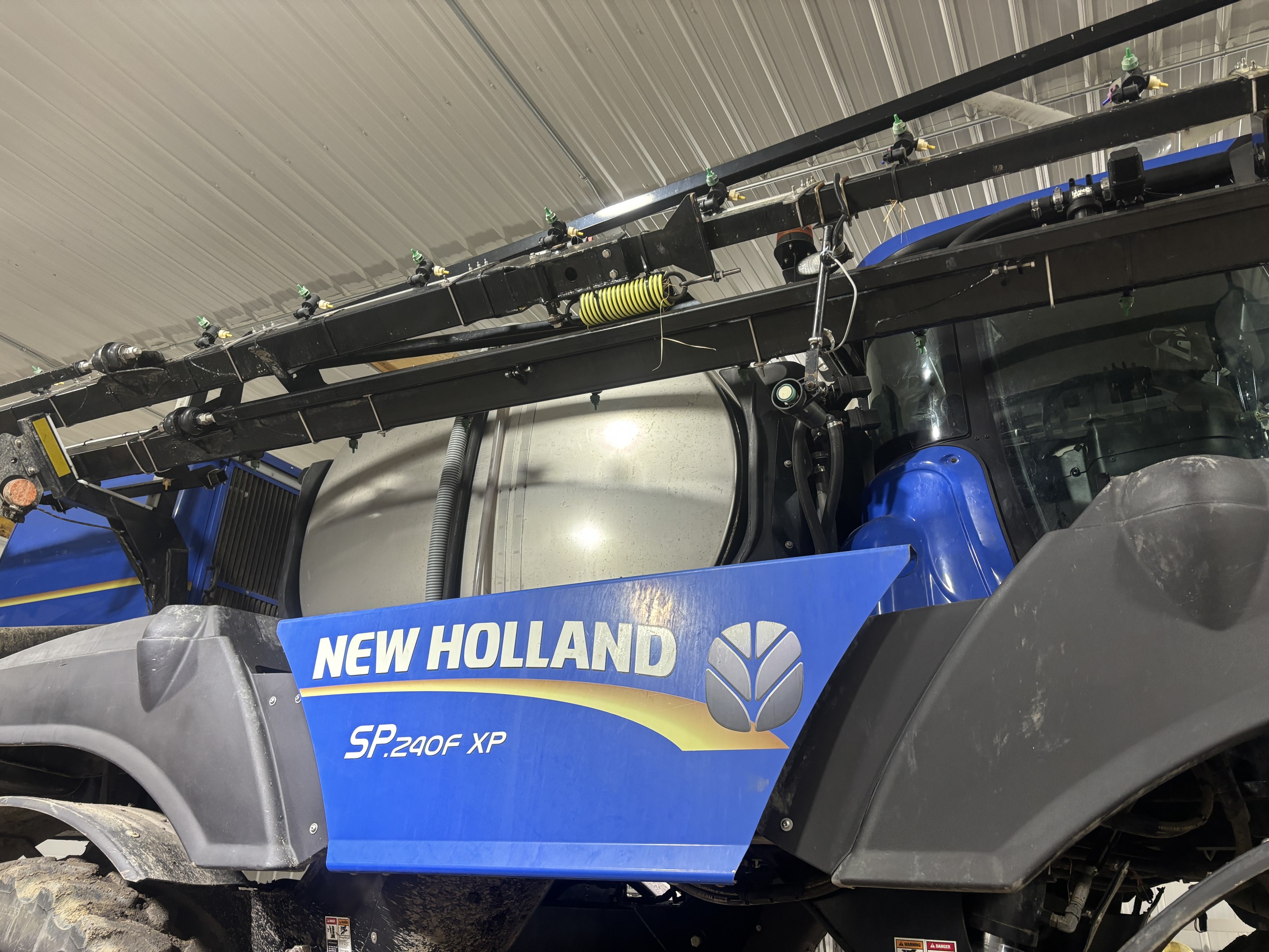 2014 New Holland SP.240F Sprayer/High Clearance