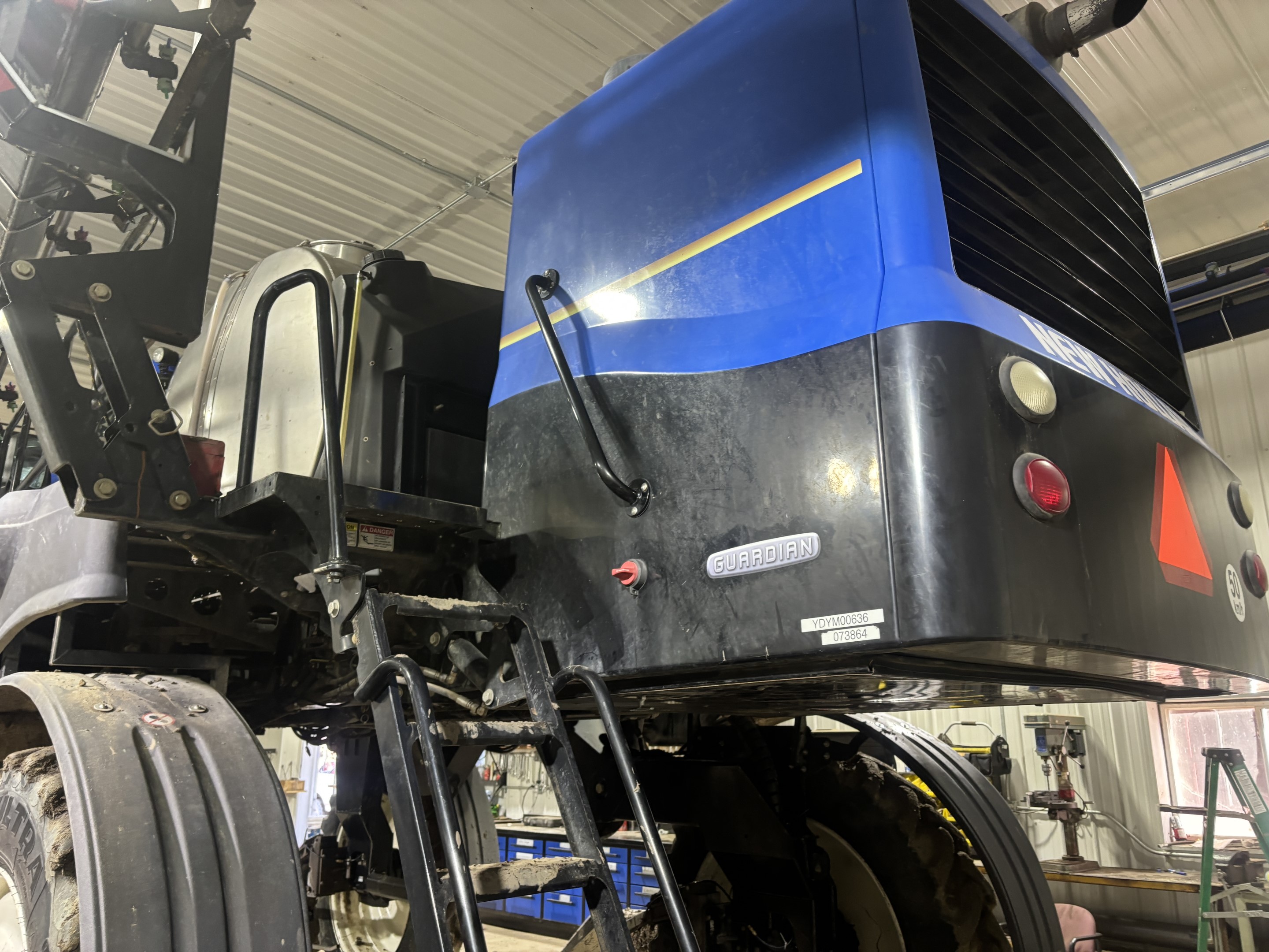 2014 New Holland SP.240F Sprayer/High Clearance