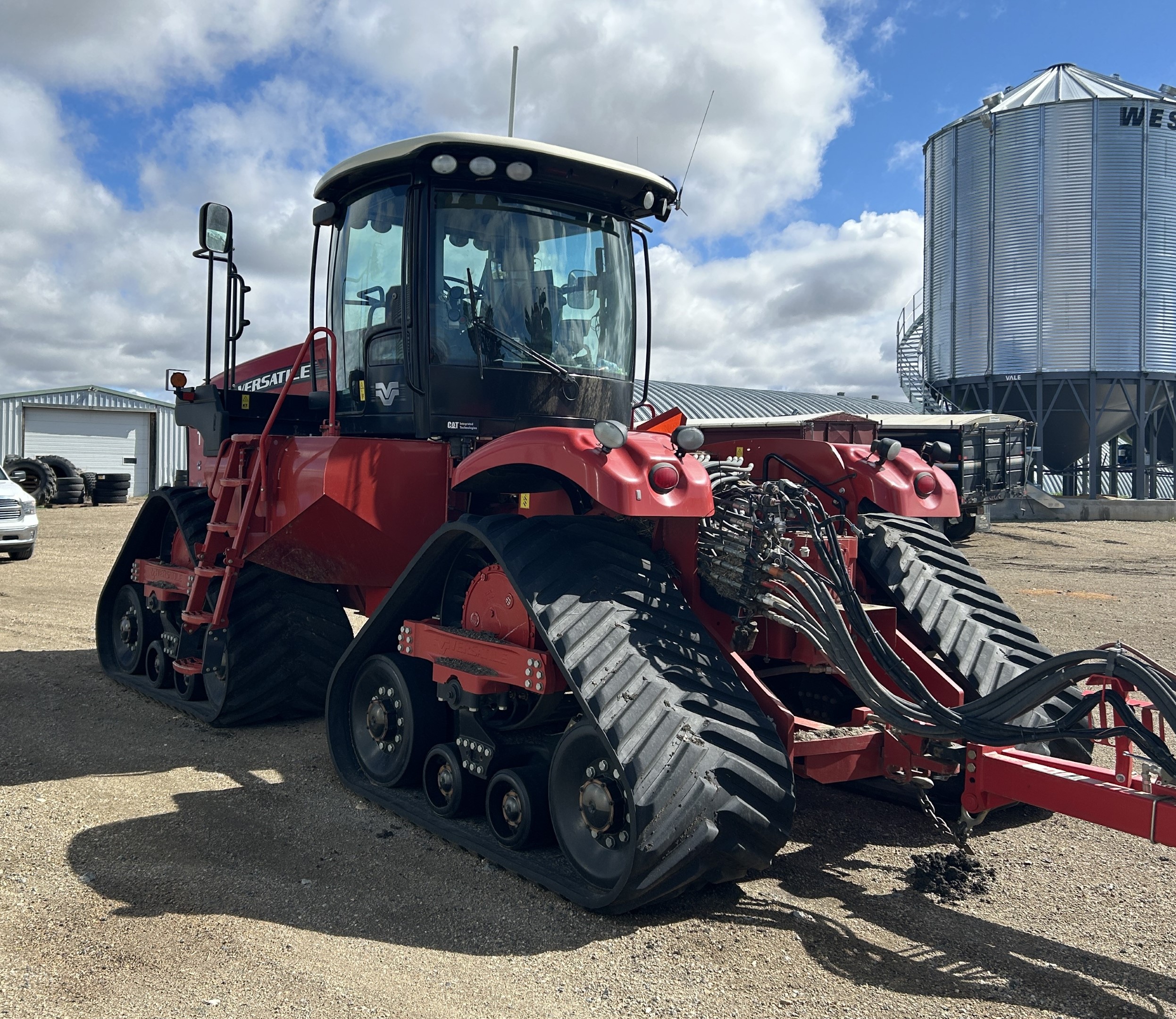 2016 Versatile 550DT Tractor Rubber Track