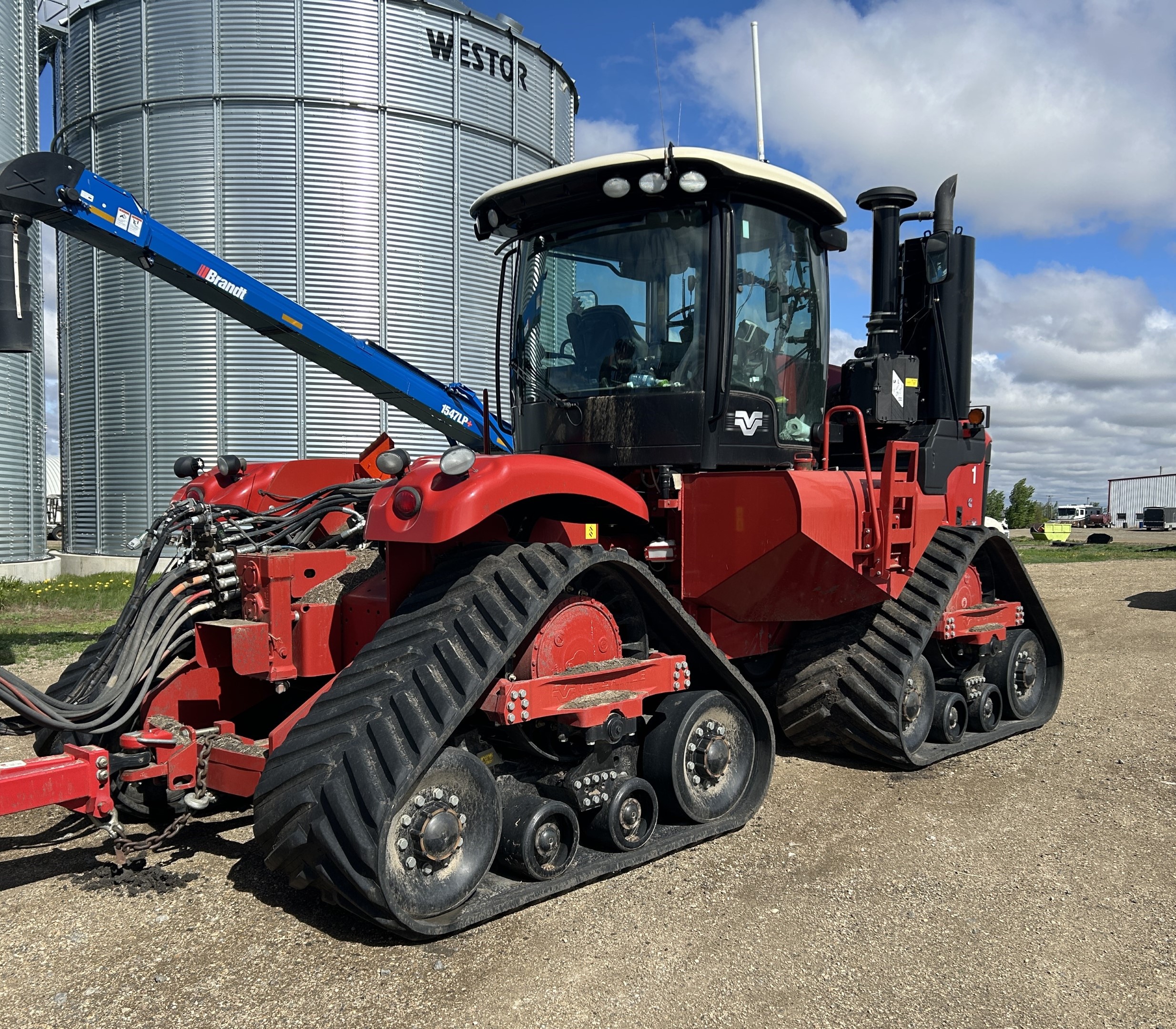 2016 Versatile 550DT Tractor Rubber Track