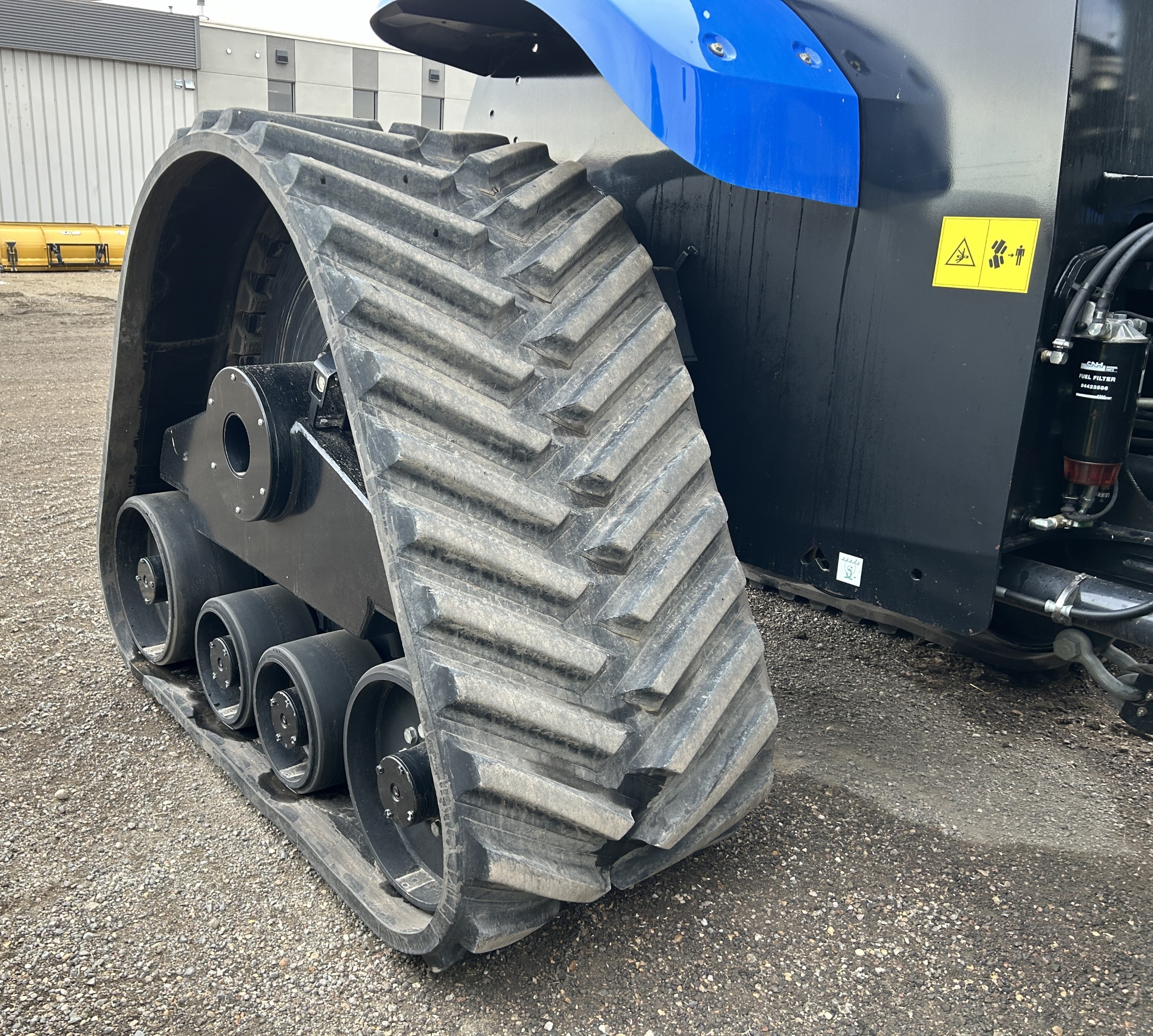 2023 New Holland T9.645 Tractor Rubber Track