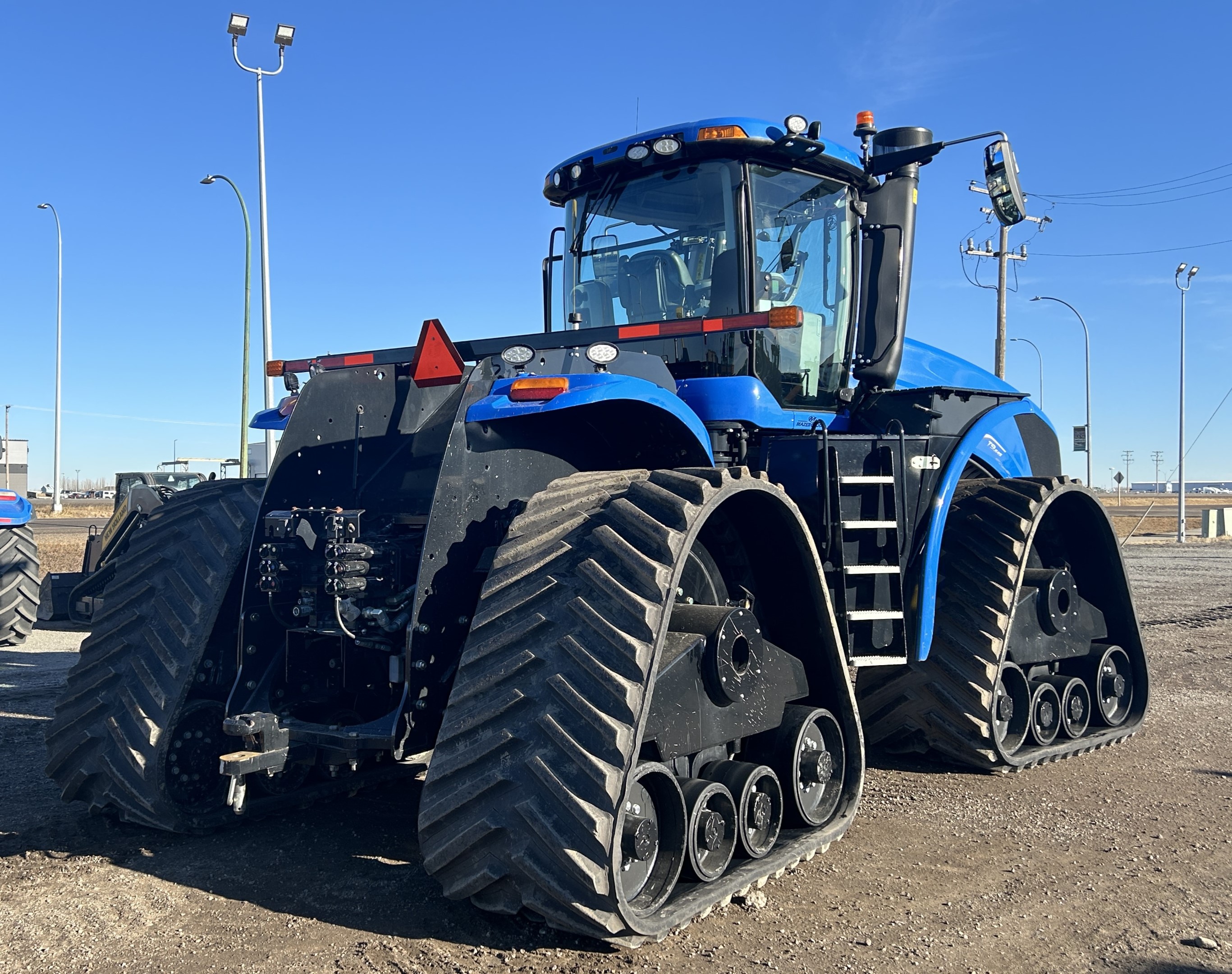 2023 New Holland T9.645 Tractor Rubber Track