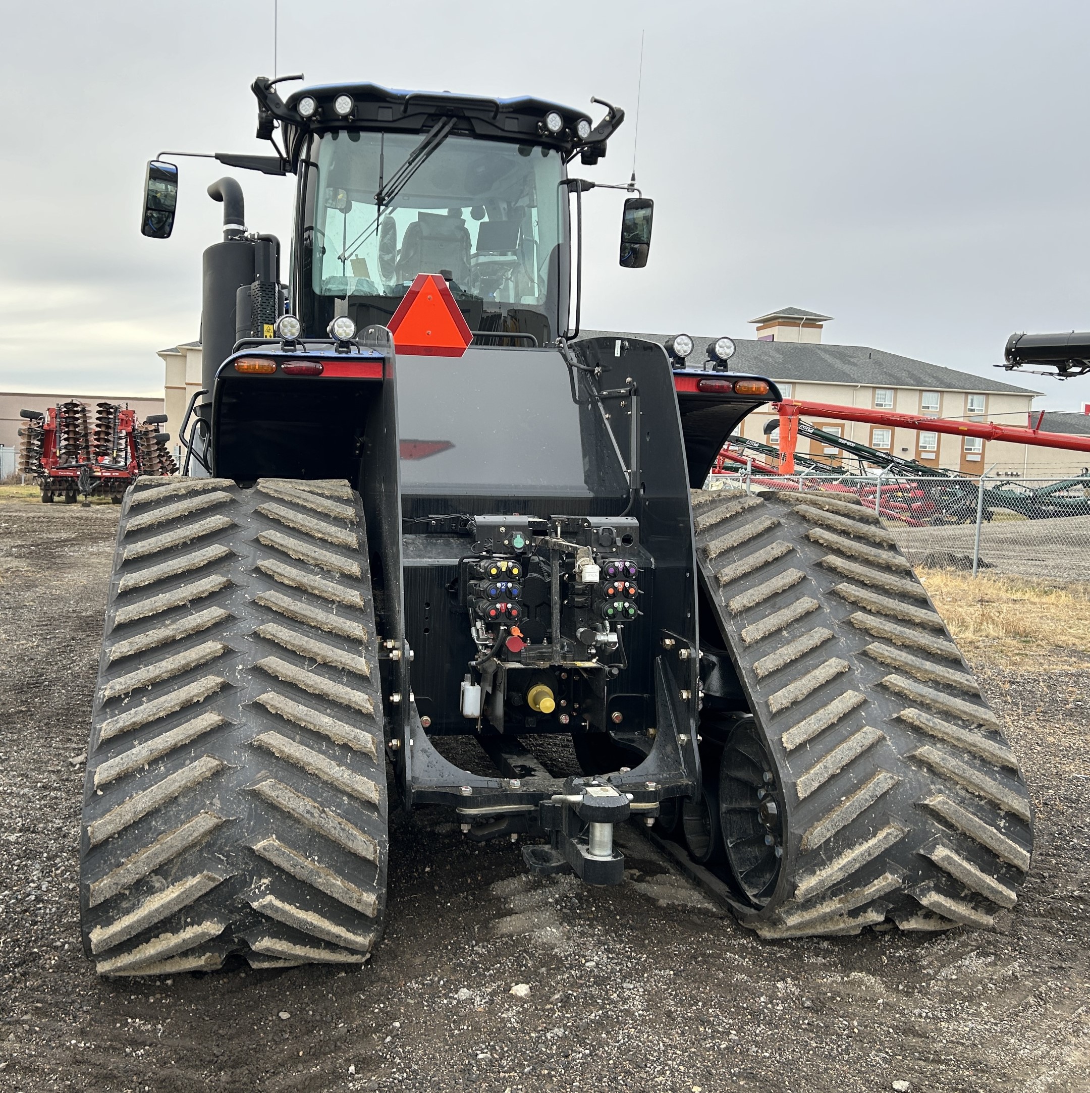 2024 New Holland T9.655 PLMI Tractor Rubber Track