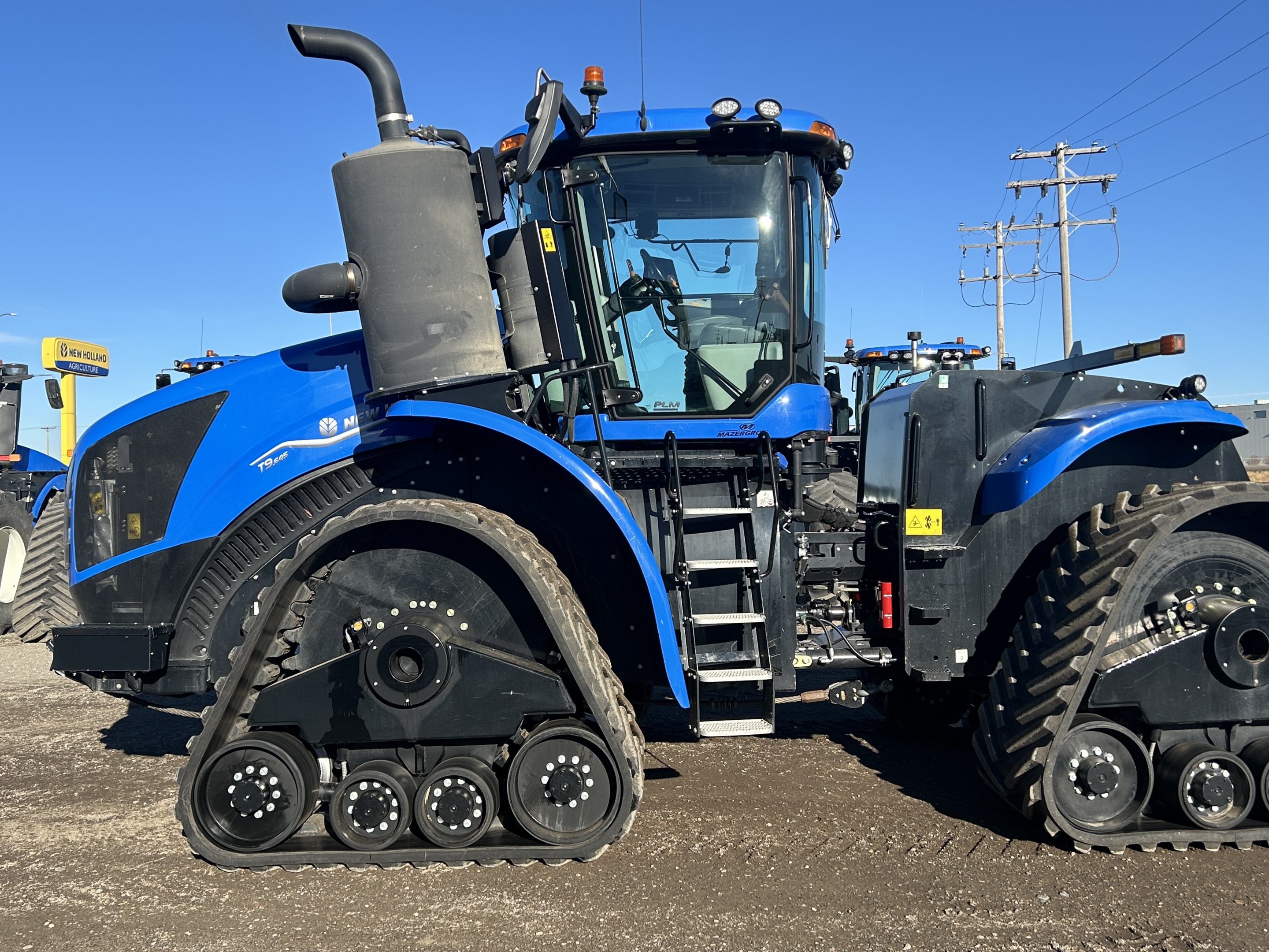 2023 New Holland T9.645 Tractor Rubber Track