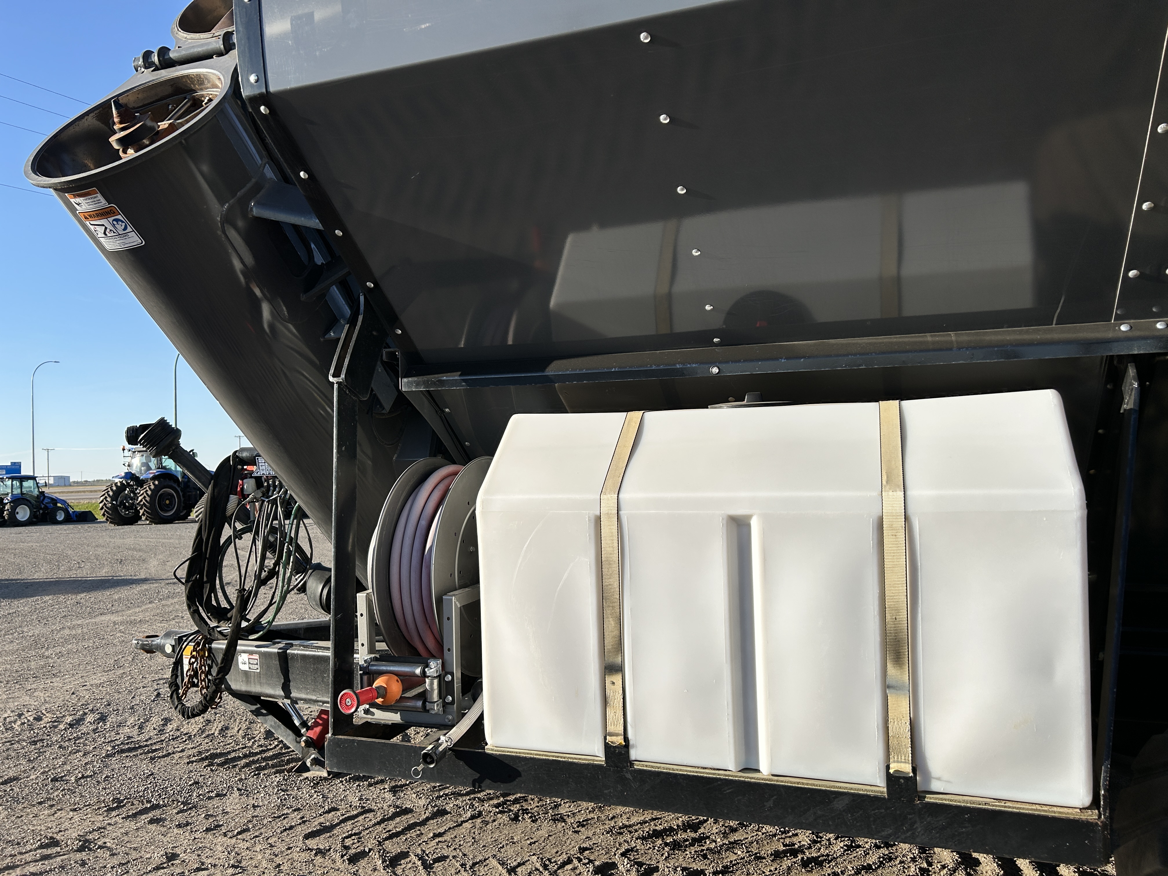 2022 Elmers 2000 Grain Cart