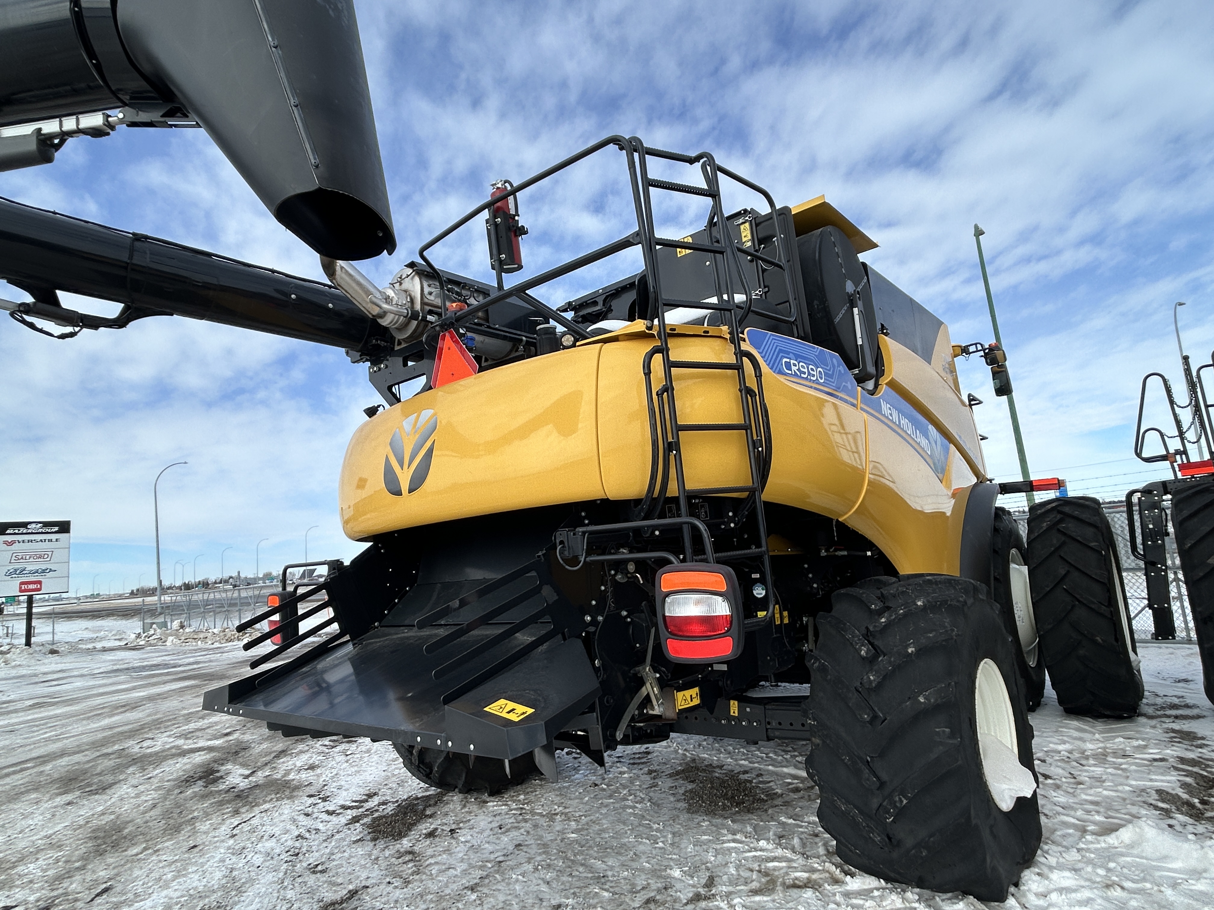 2023 New Holland CR9.90Z Combine