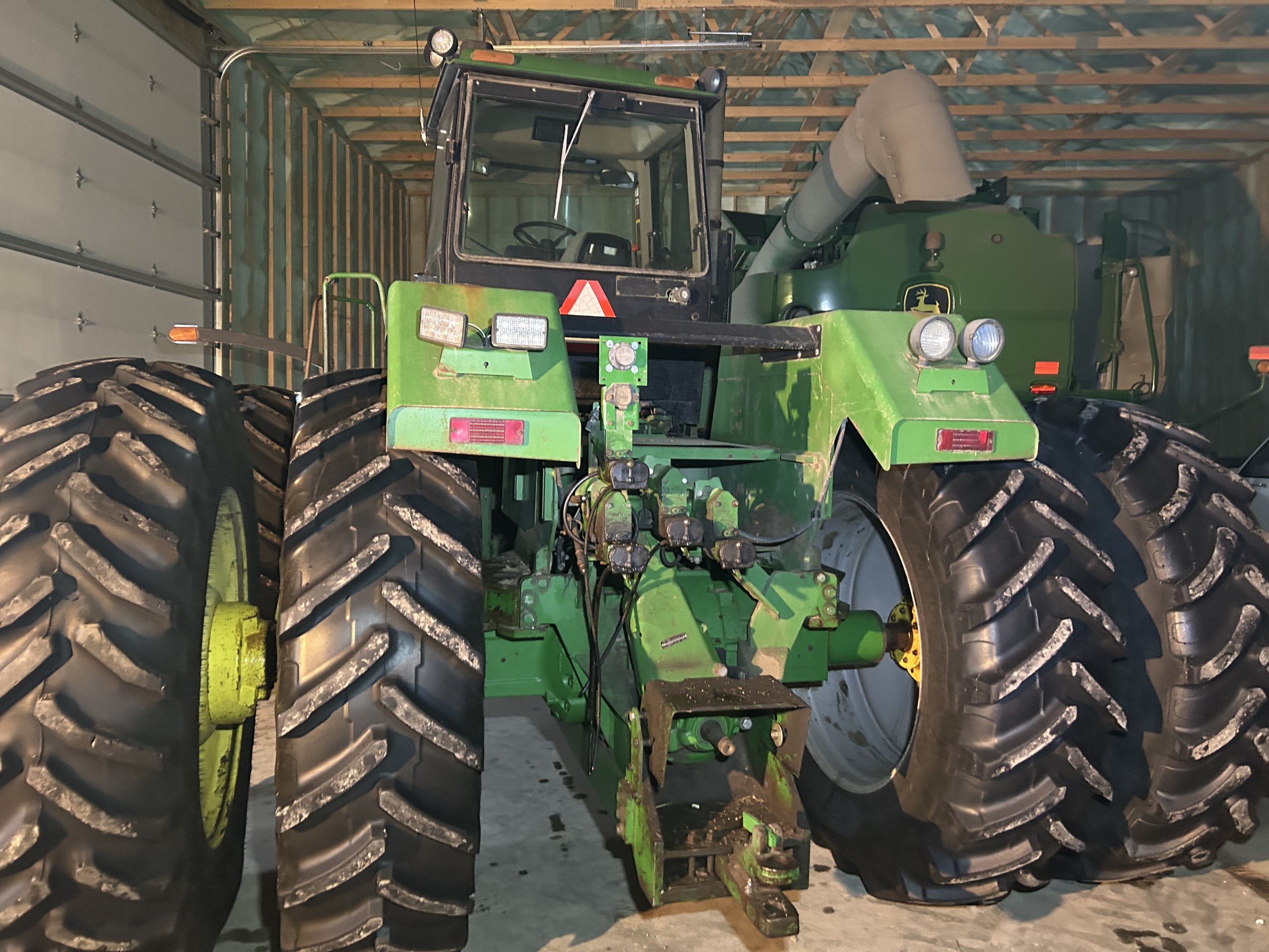 1992 John Deere 8760 Tractor 4WD