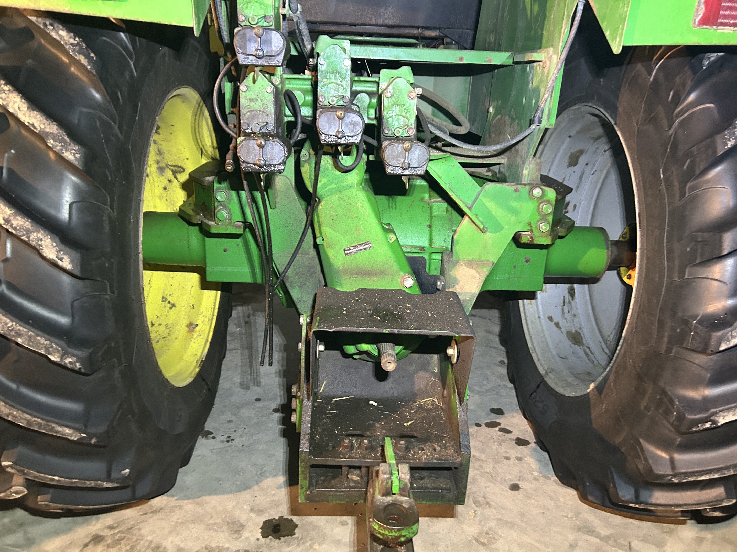 1992 John Deere 8760 Tractor 4WD