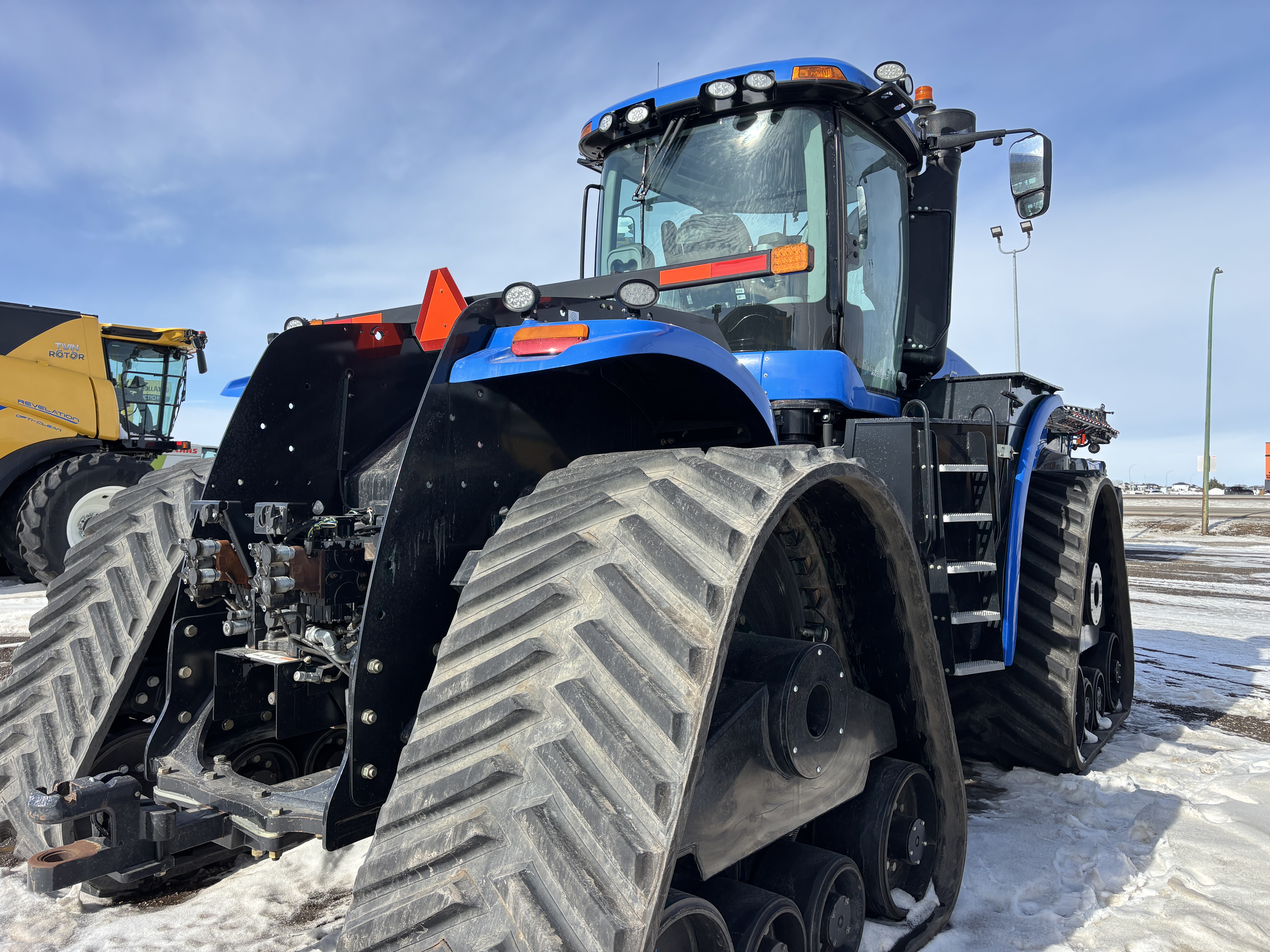 2020 New Holland T9.645 Tractor Rubber Track