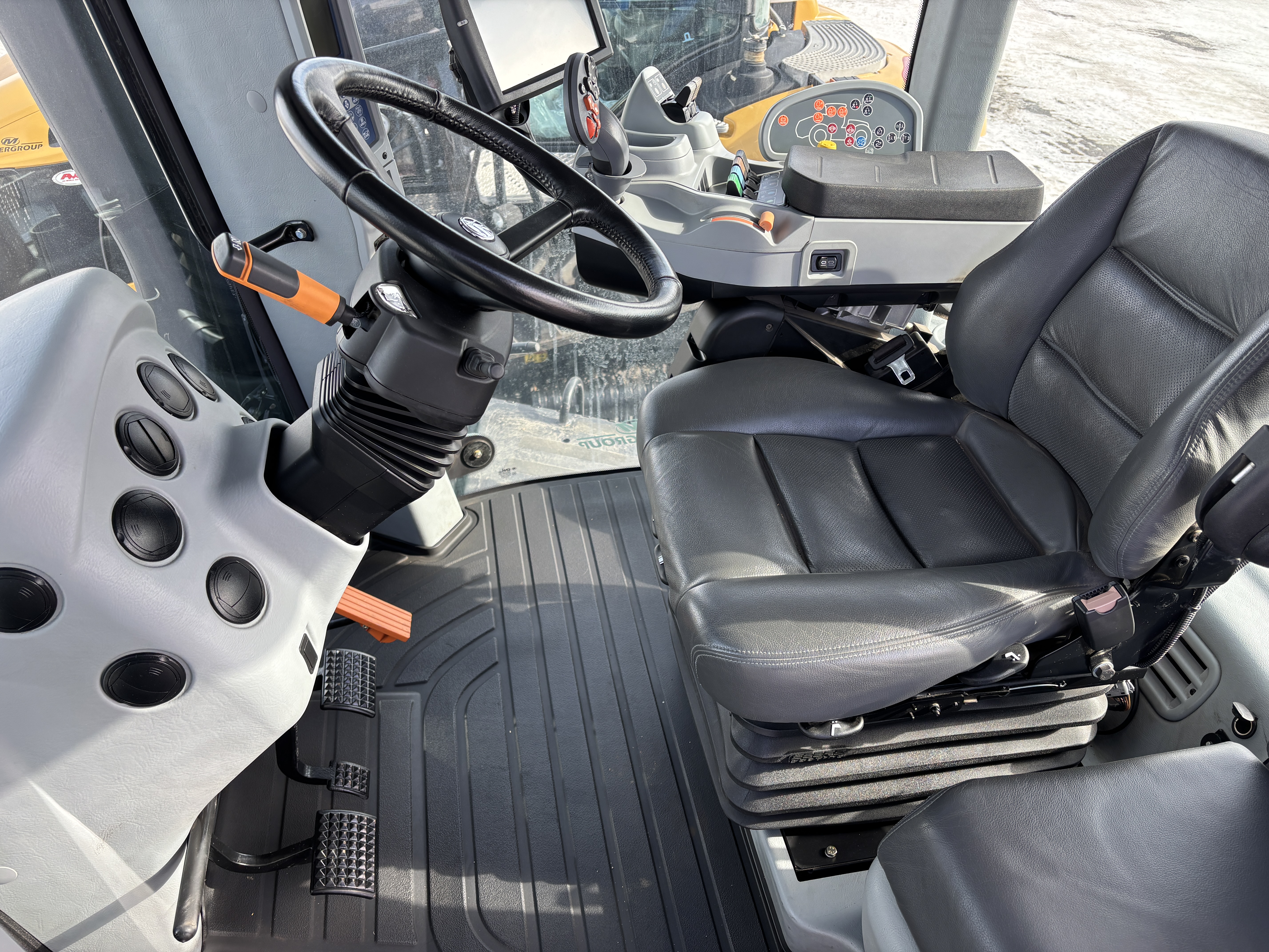 2020 New Holland T9.645 Tractor Rubber Track