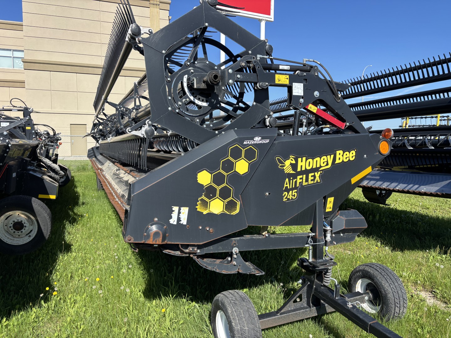 2017 Honey Bee 245 Header Flex