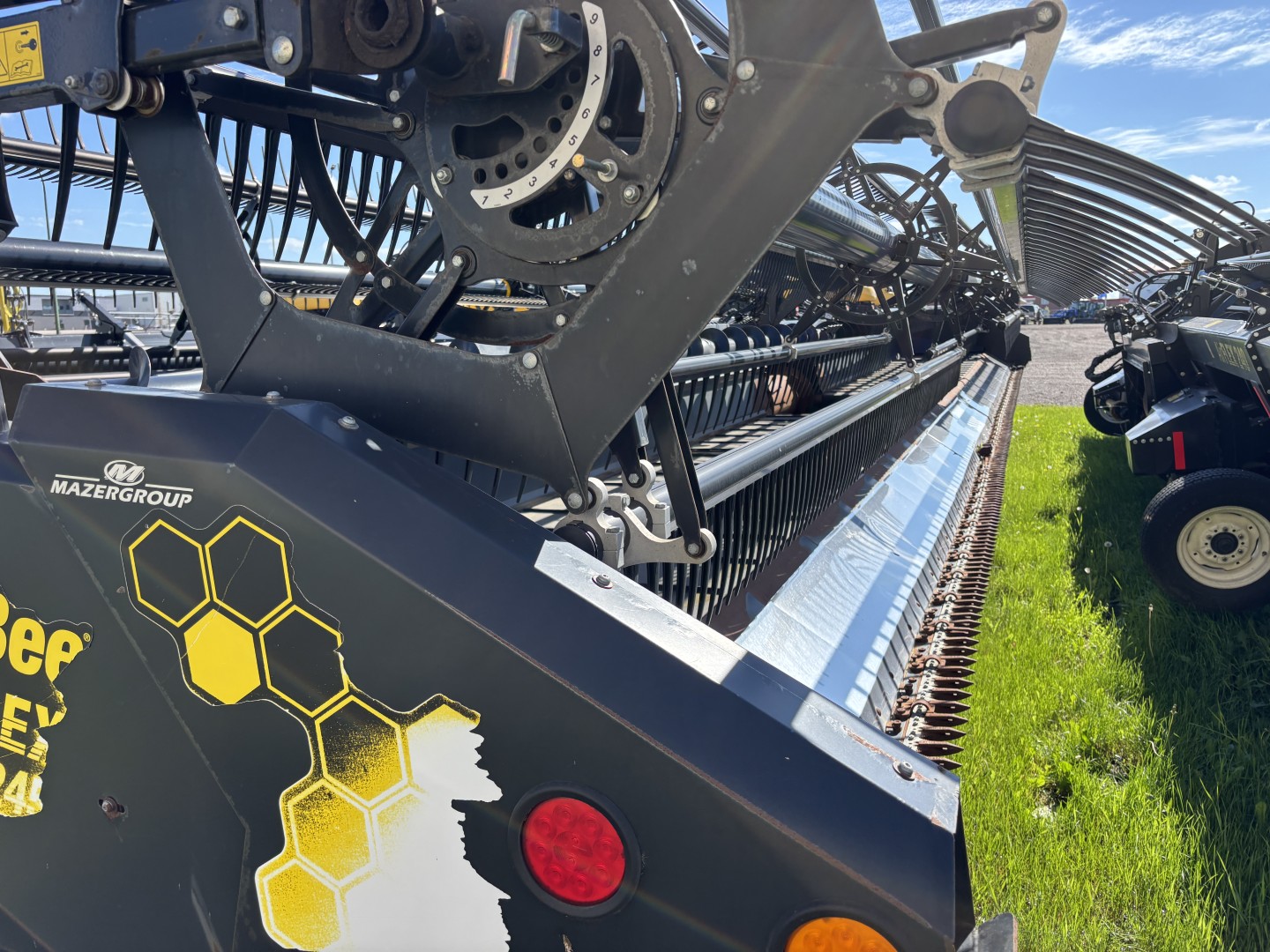 2017 Honey Bee 245 Header Flex