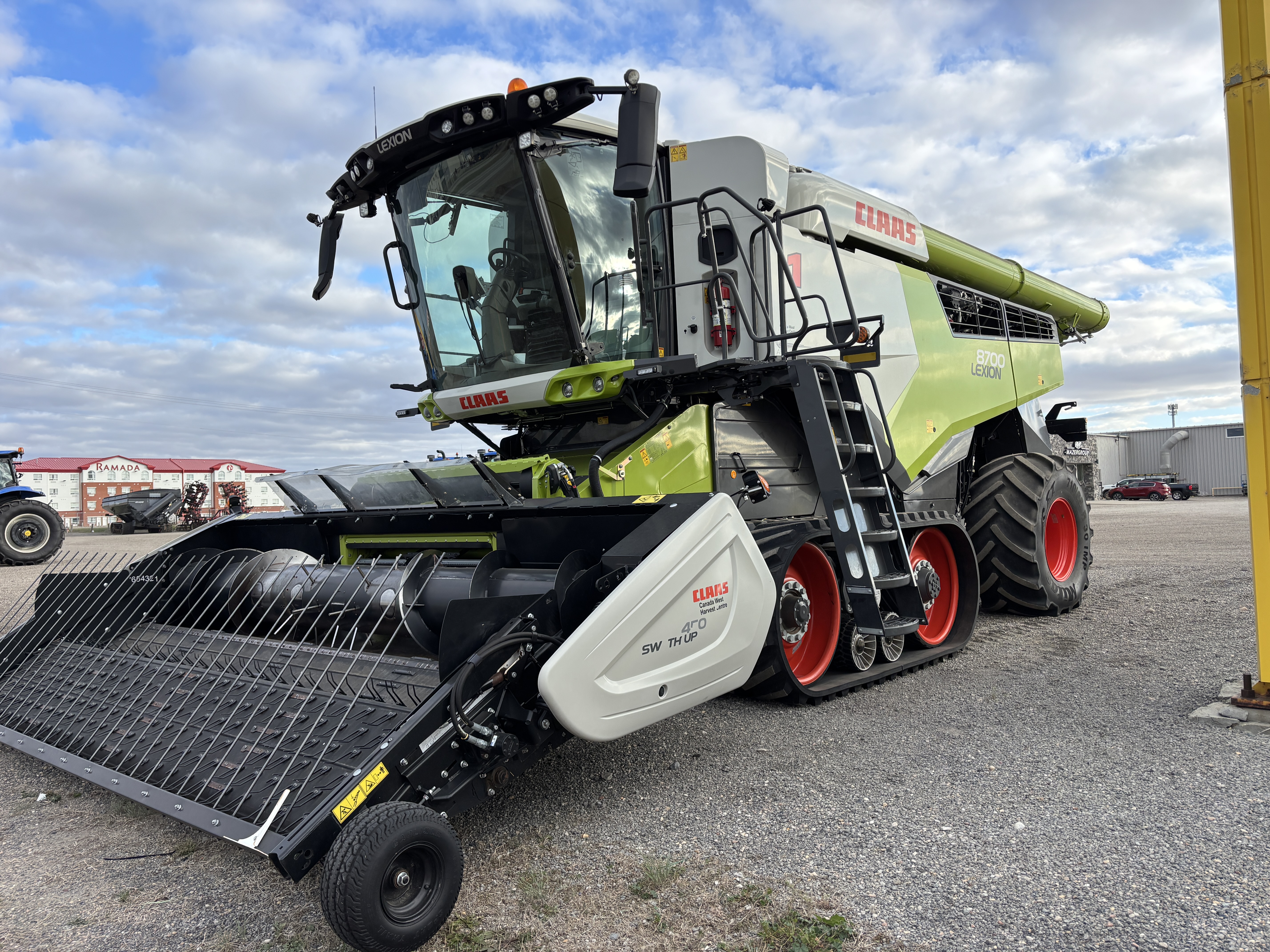2023 CLAAS 8700TT Combine