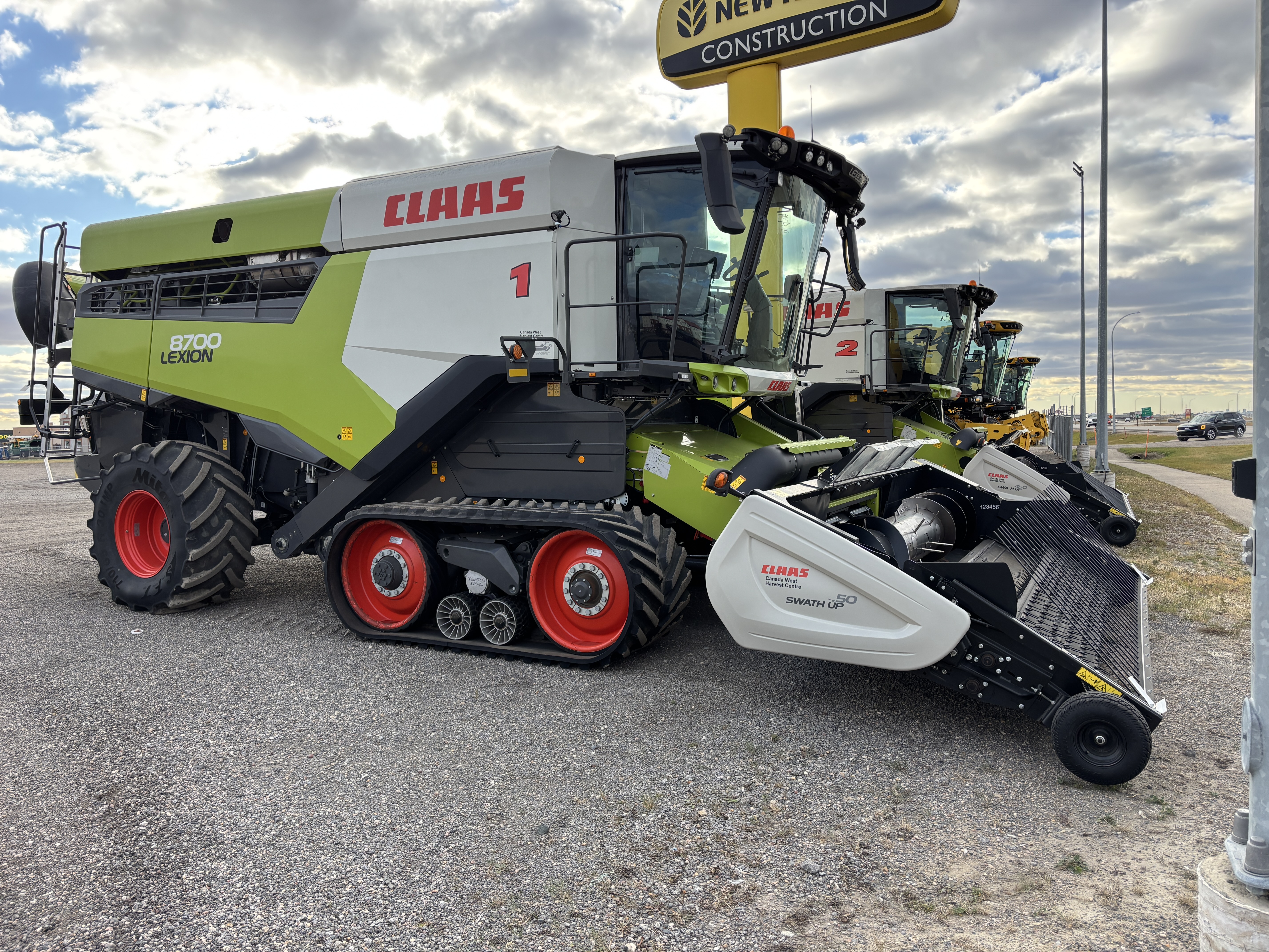 2023 CLAAS 8700TT Combine