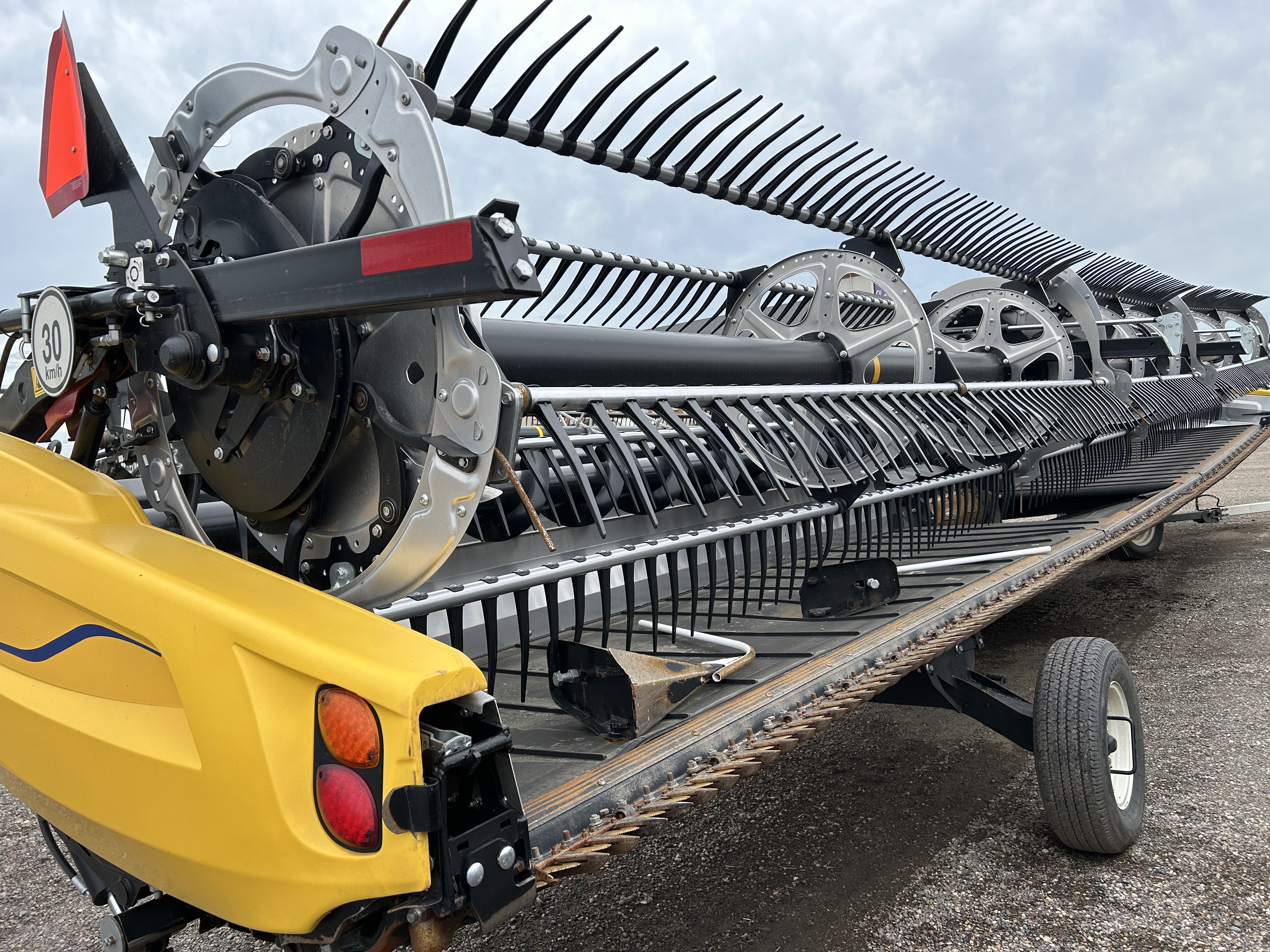 2023 MacDon FD240 Header Draper Flex